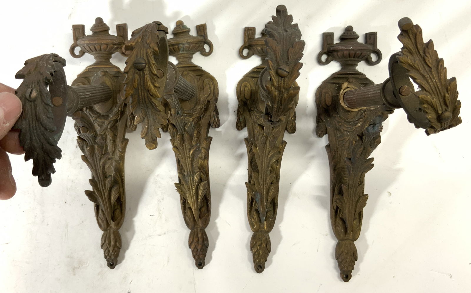 Set 4 Ornate Brass Wall Rings Wall Decor (1 of 6)