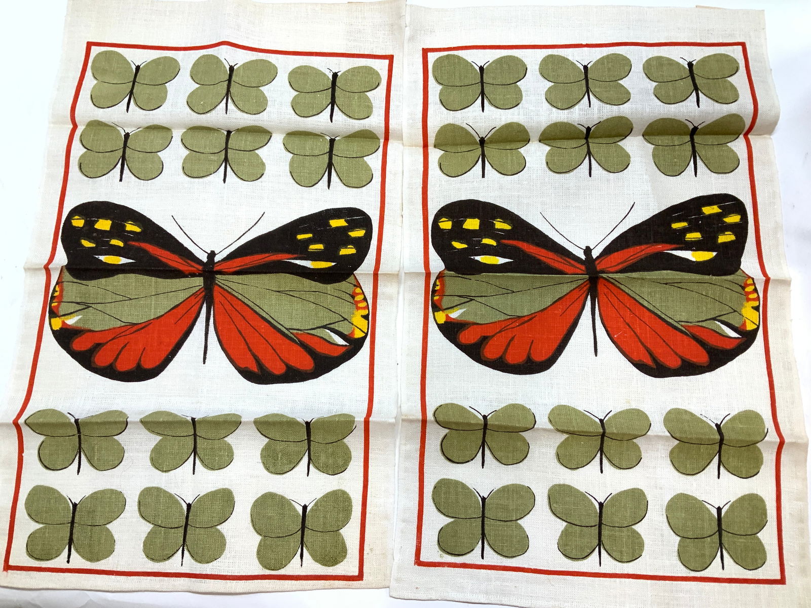 Pair Butterfly Aleksandrowickie Linen Hand Towels (1 of 6)