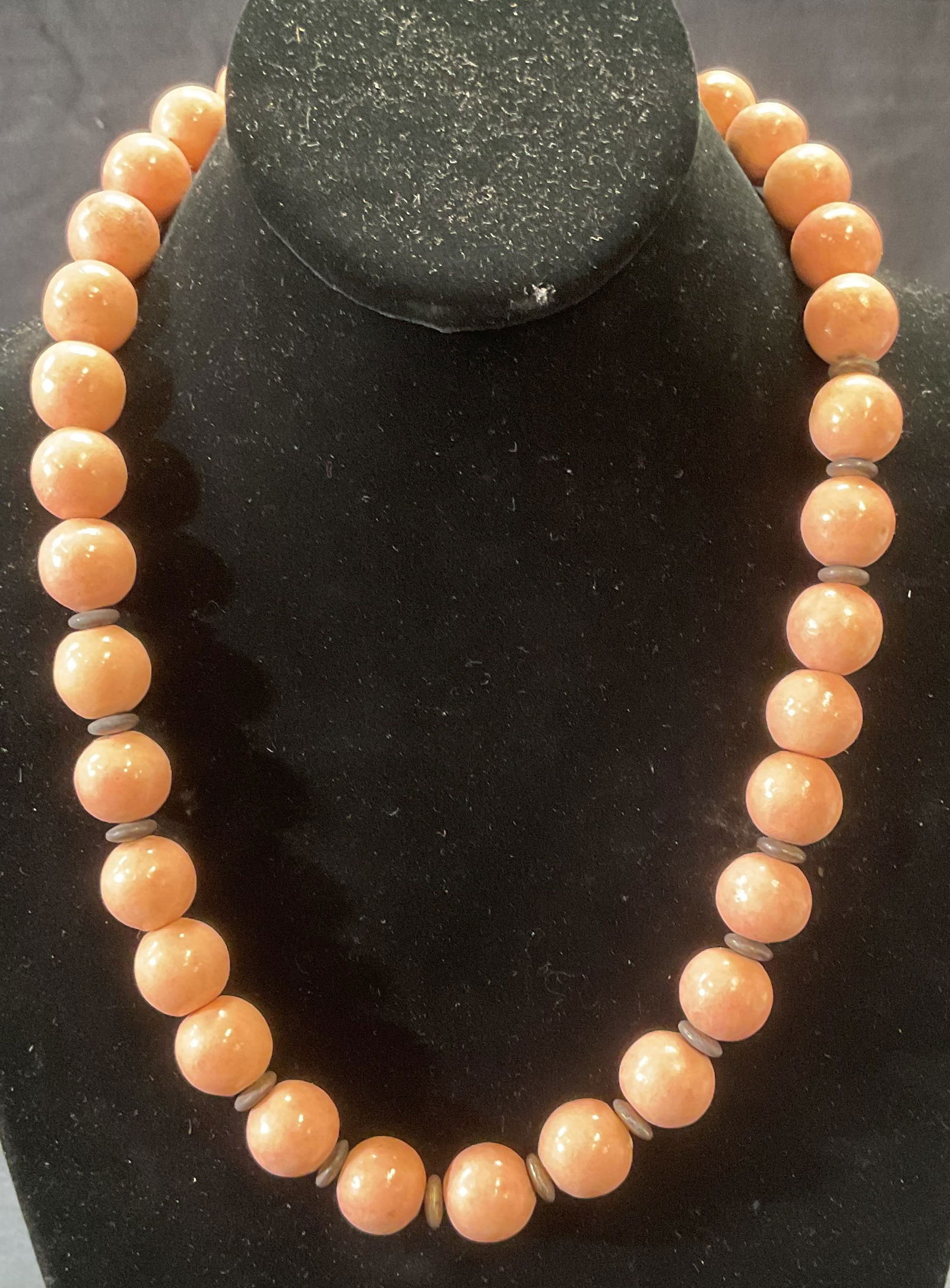 ME Pink & Silver Tone Beaded Necklace: ME pink round beaded necklace with silver tone accent beads. Signed on hang tag. Drop length approx. 10 inches. Some surface wear including scratching observed. Jewelry, estate jewelry, fashion jewelr