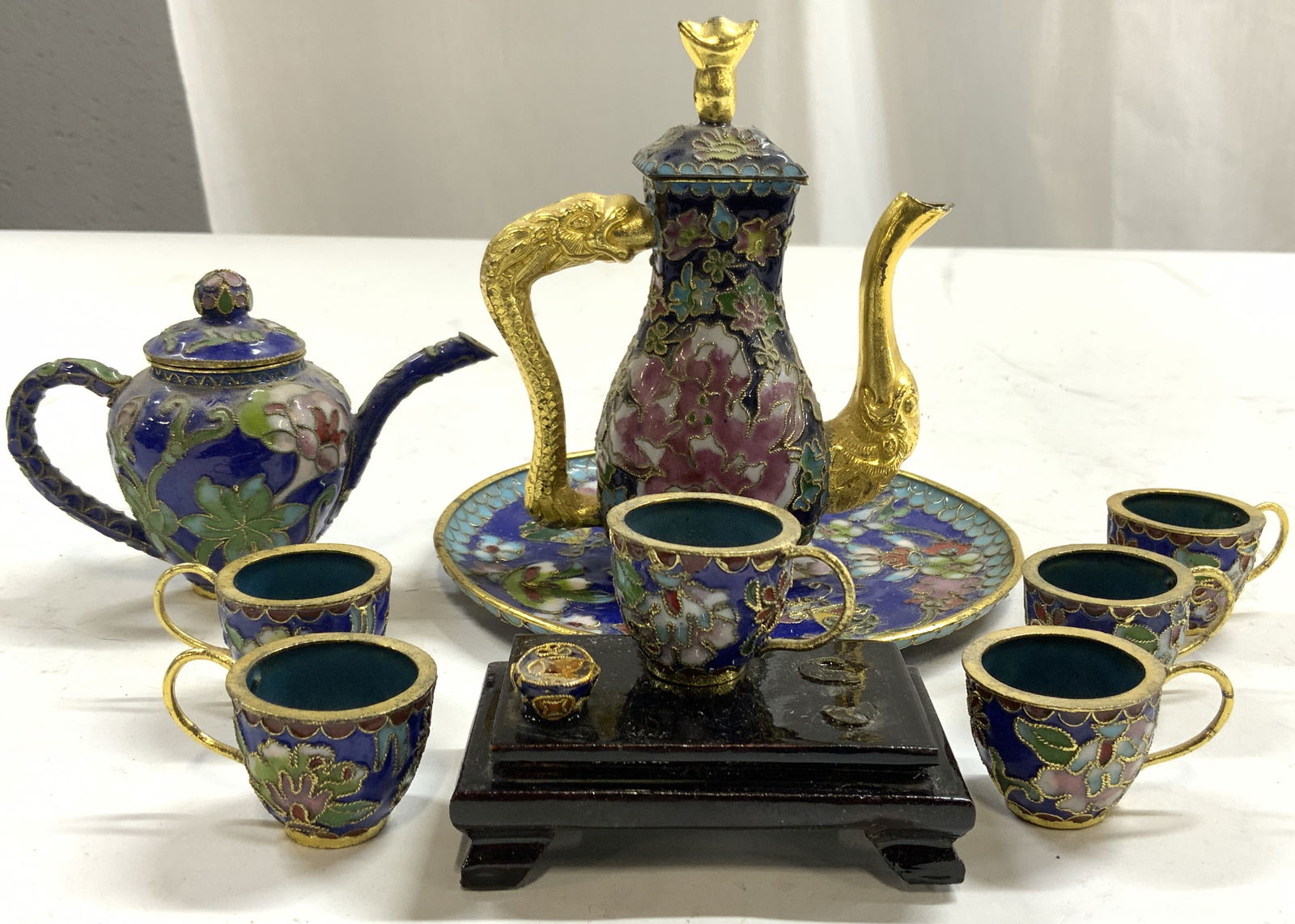 Lot 10 Asian Cloisonne Teapot, Plate, & Cups (1 of 7)