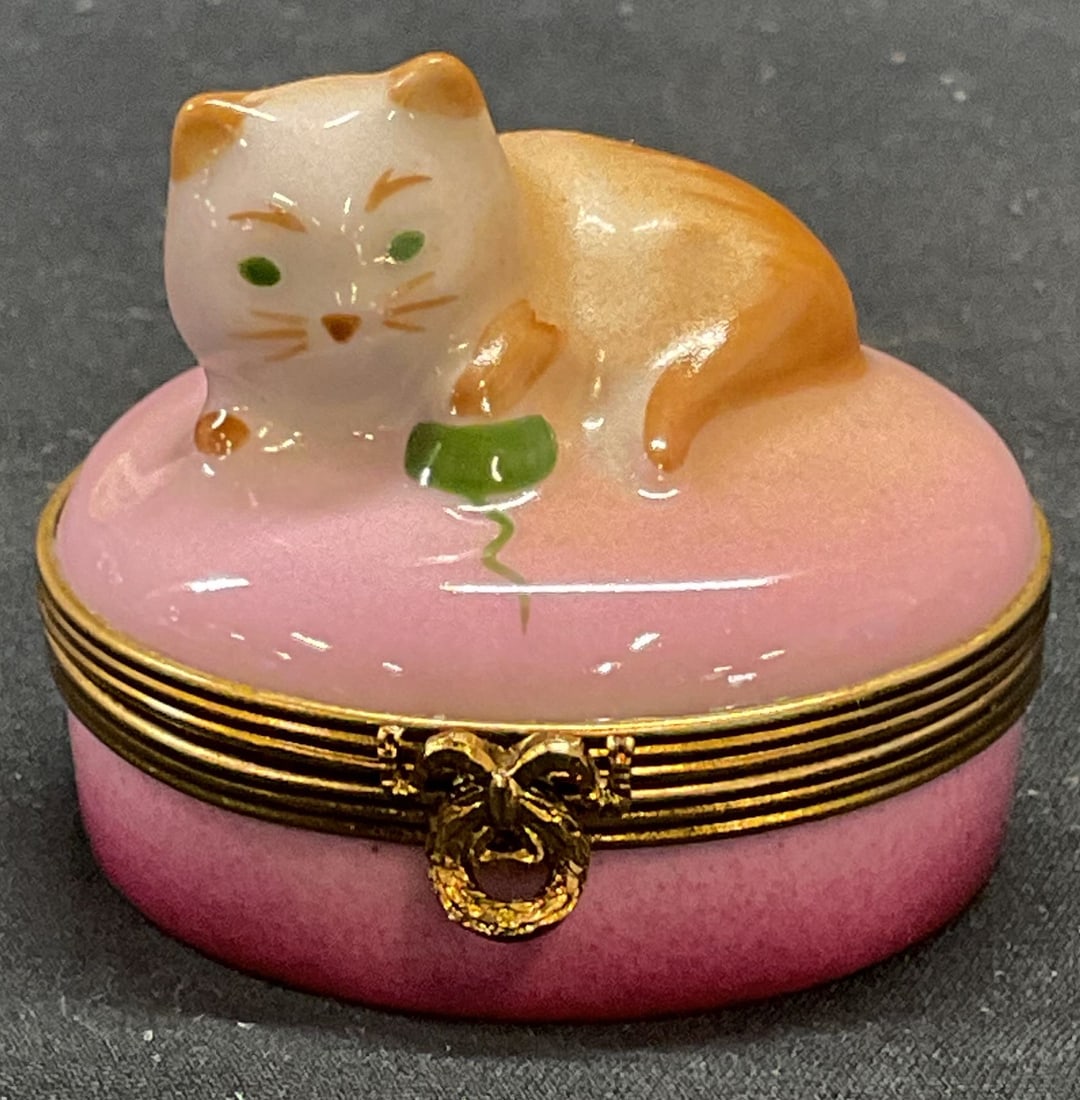 Limoges Castel Porcelain Cat Trinket Box, France (1 of 6)