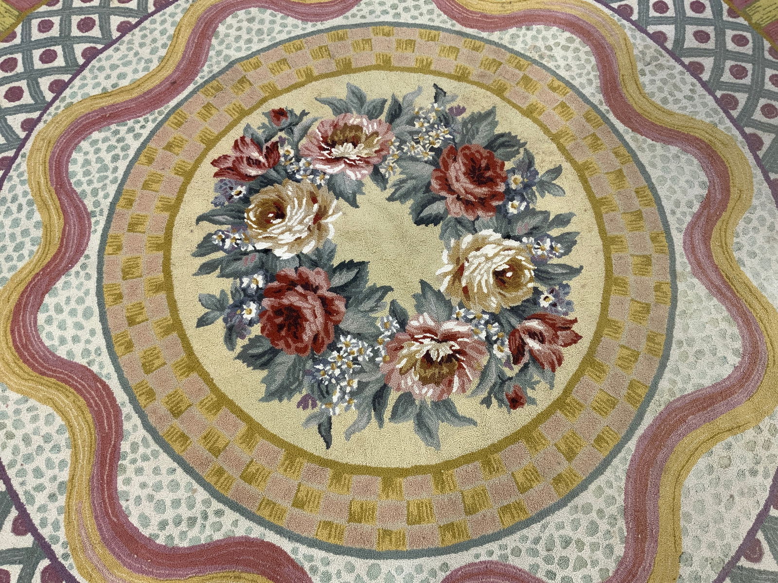 MACKENZIE CHILDS Scalloped Floral Wool Rug (1 of 9)