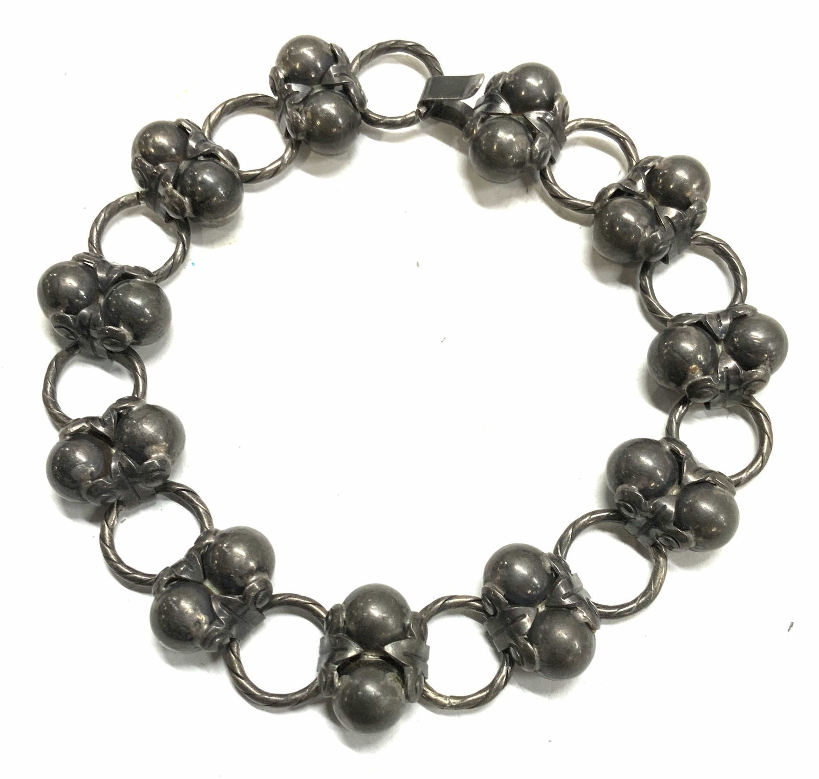 .980 Pure Silver Choker Necklace, Taxco Mexico: 2.57 ozt pure silver jewelry, handmade in Taxco, Mexico. Stamped 980. Large hook clasp. 1 in. Wide x 13.25 in long. Luxury jewelry, .980 purse silver choker necklace, made in Taxco Mexico silver jewel