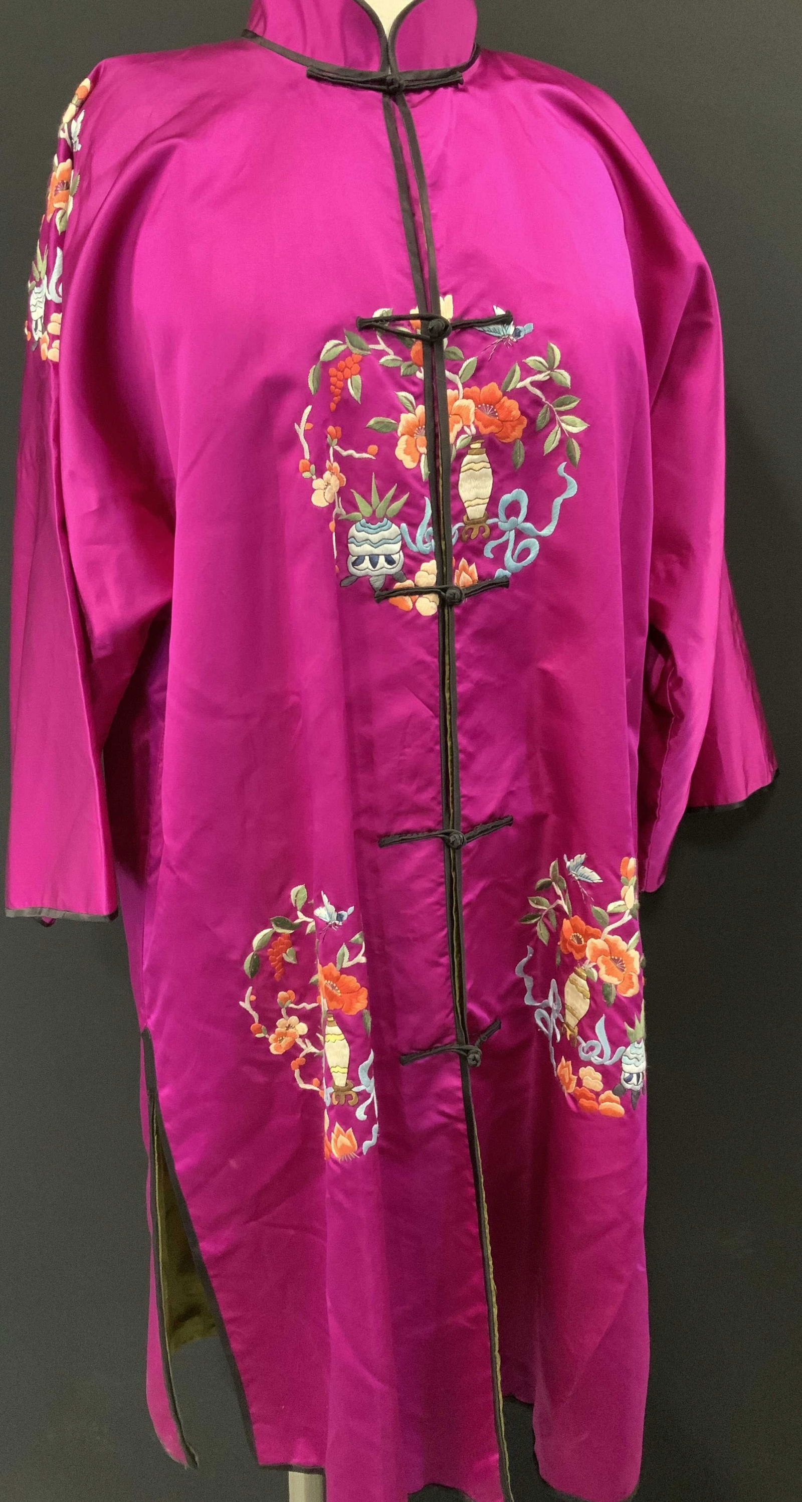 Chinese Silk Embroidered 3/4 Dress Jacket, China (1 of 11)