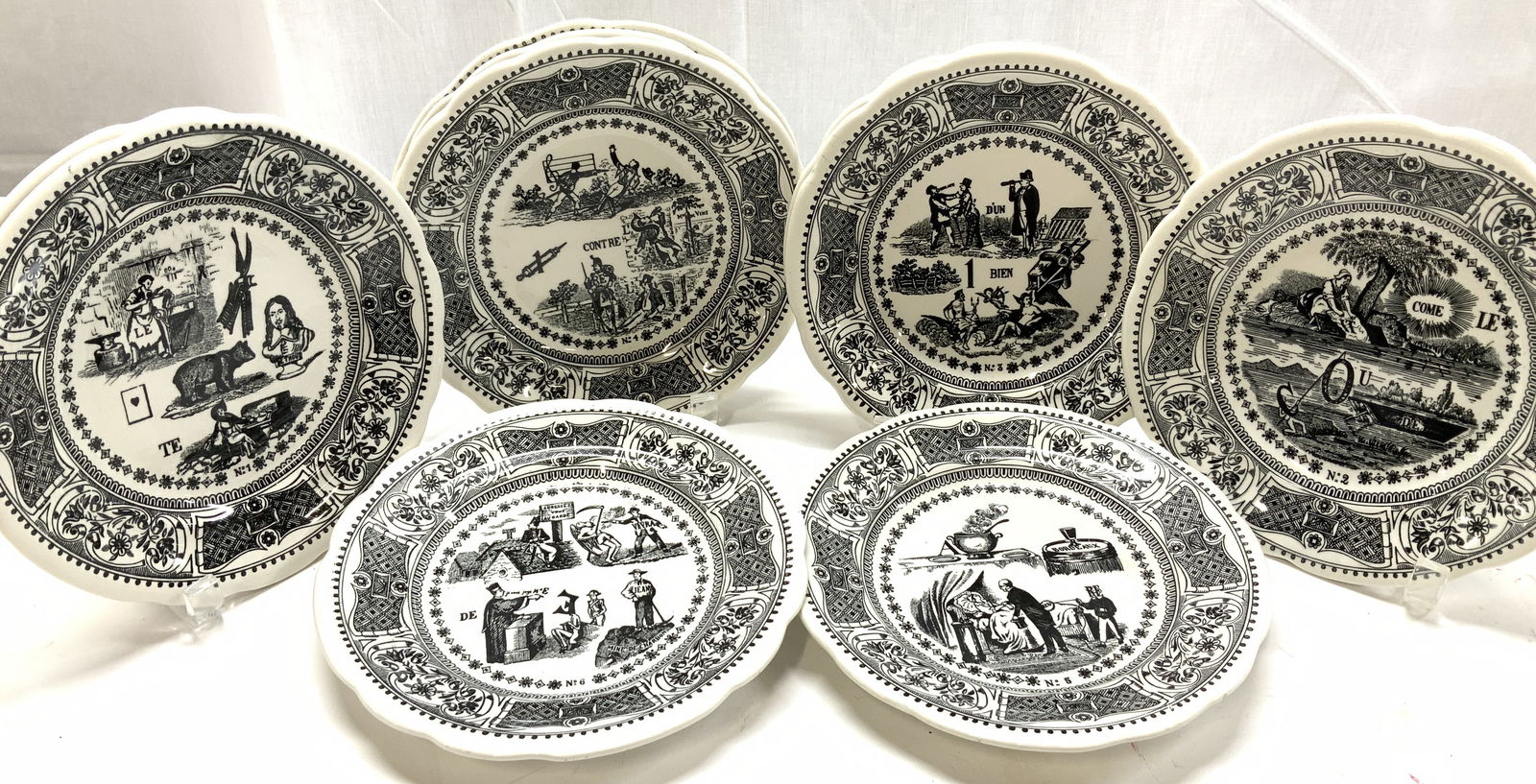 GIEN FRANCE Vntg Porcelain Plate Set 11 (1 of 9)