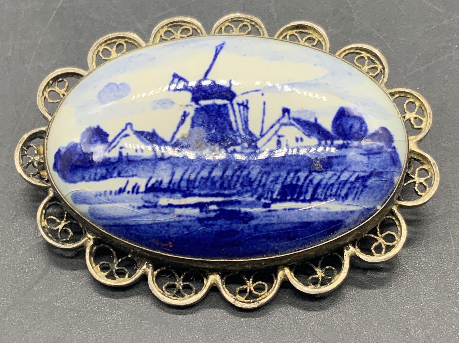 DELFT HOLLAND Vintage Ceramic Windmill Brooch (1 of 9)