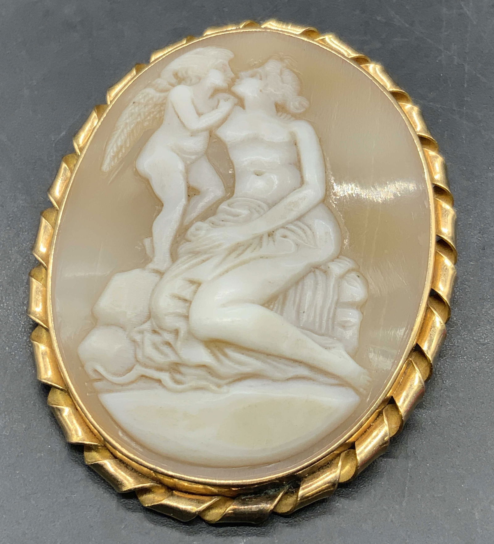 14K Gold Mother & Child Angel Shell Cameo Brooch (1 of 8)
