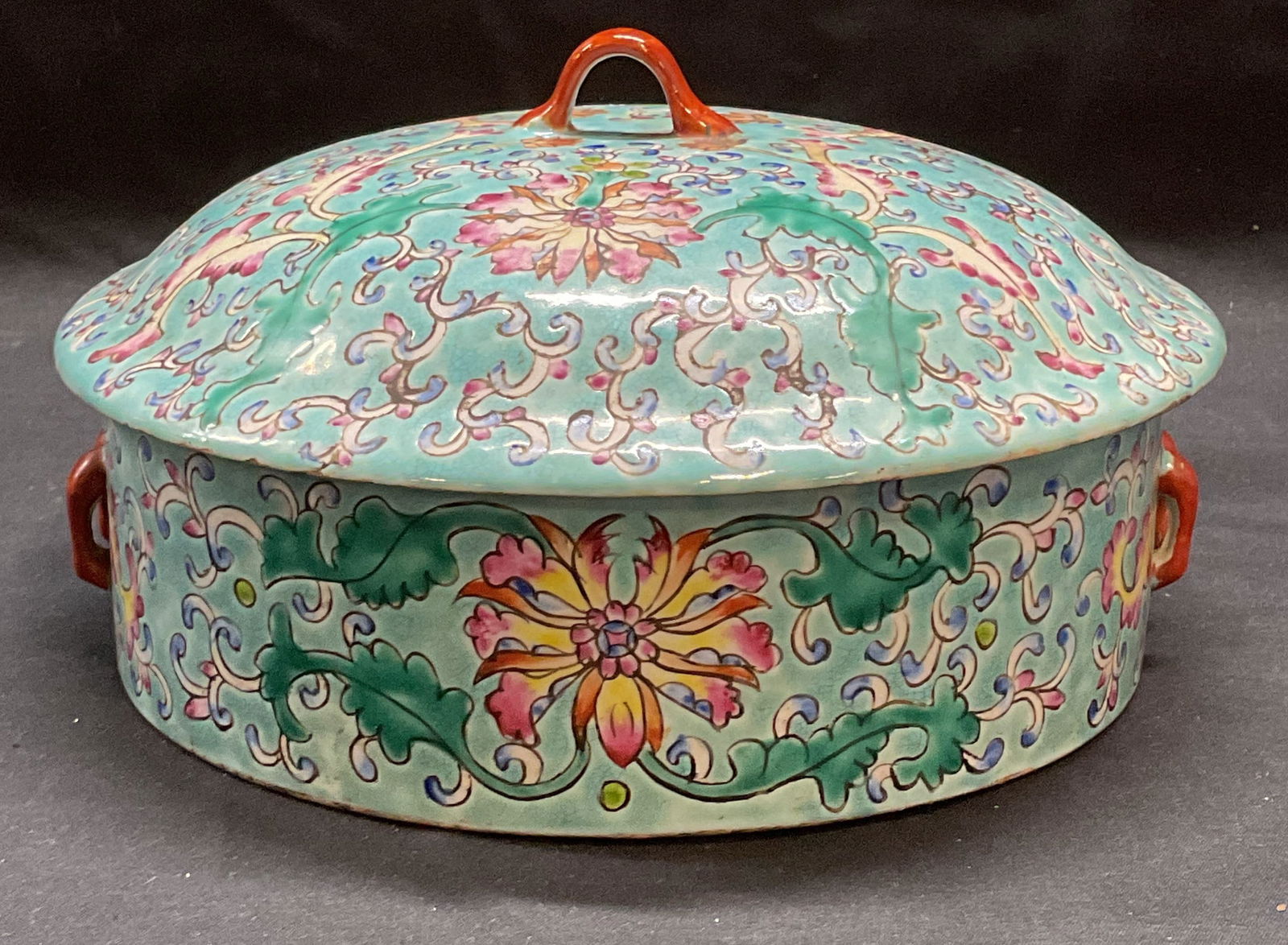 Vintage Chinese Tung Chih Lidded Porcelain Bowl: Vintage Chinese Tung Chih/Tongzhi lidded porcelain bowl. Hand painted with floral motif in hues of blue, pink, red, and green. Marked on underside. Measures approx. 8 x 4.5 inches. Some surface wear i