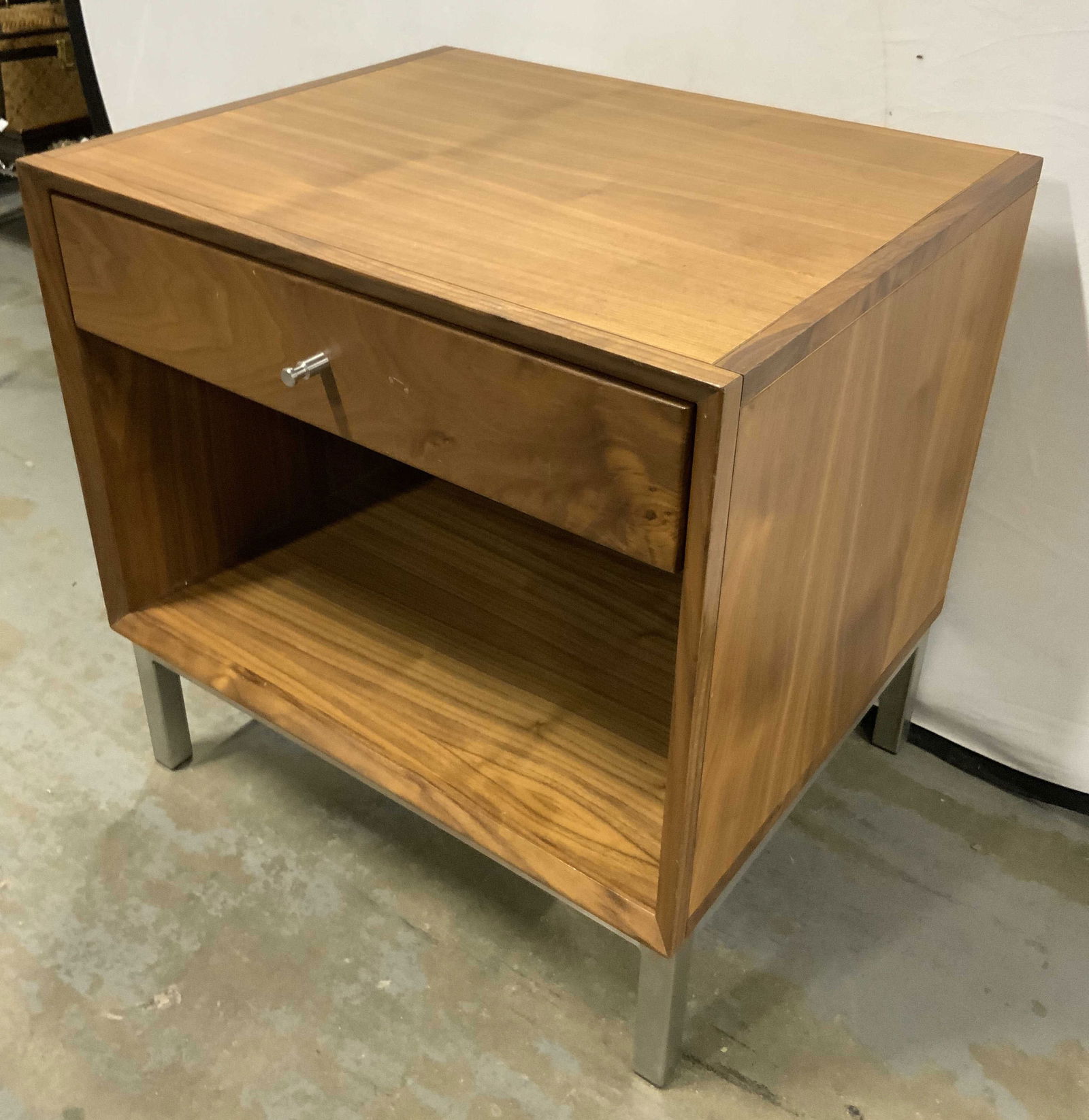 ROOM & BOARD Handcrafted Delano Nightstand, USA (1 of 11)