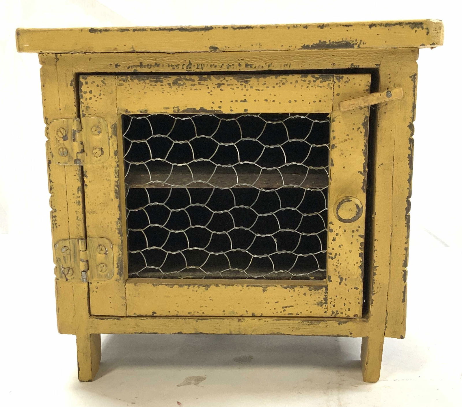 Rustic Wood Tramp Art Chicken Wire Door Box (1 of 7)