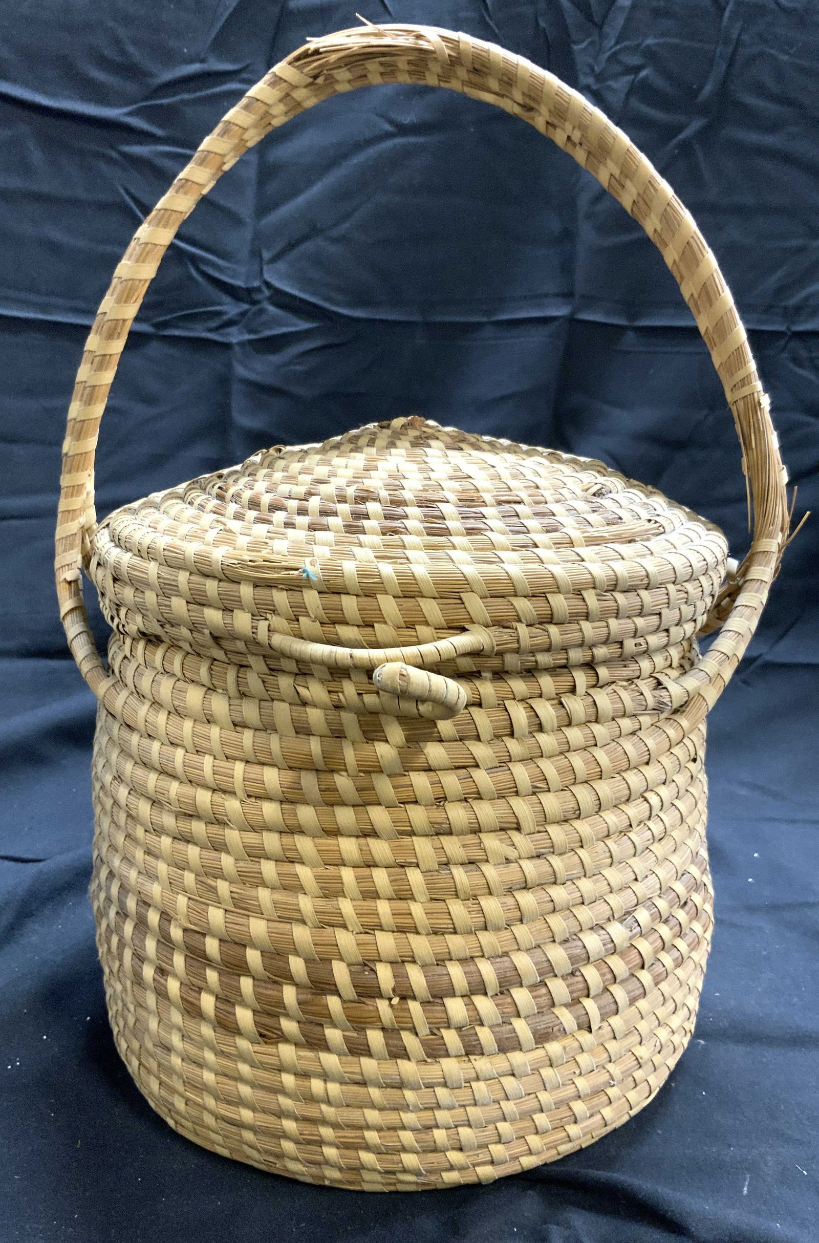 Handmade Gullah Woven Sweetgrass Basket W Lid (1 of 7)