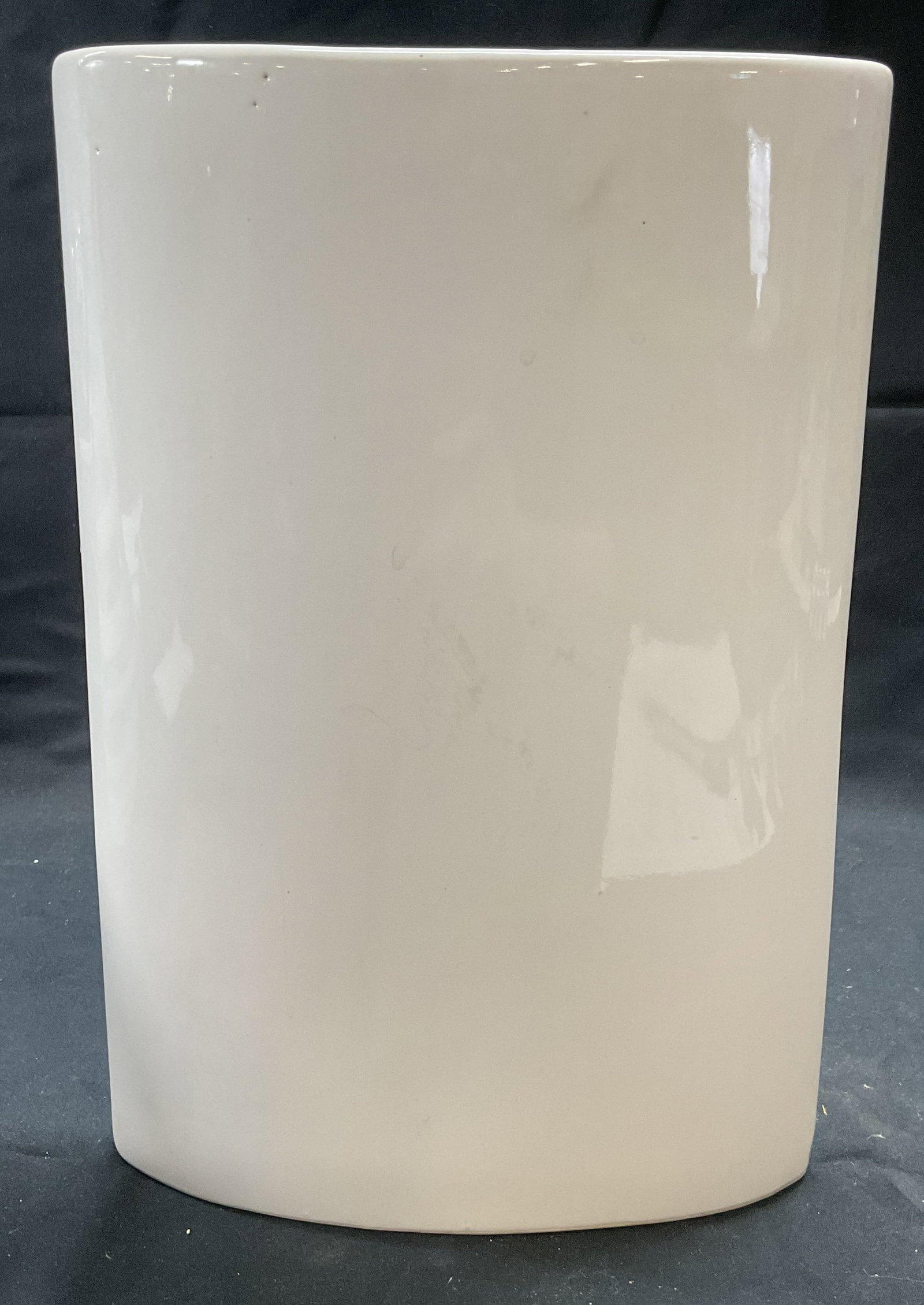 White Ceramic Wide Minimalist Vase (1 of 6)