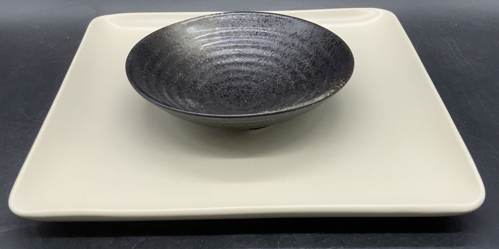 Lot 2 Ceramic HEATH Platter & Black Ceramic Bowl (1 of 7)
