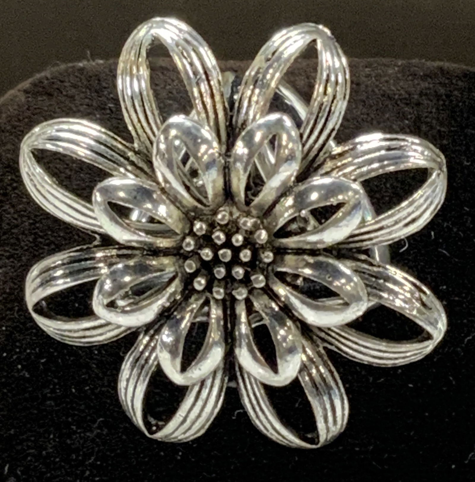 Silver Tn Flower Scarf Ring (1 of 6)