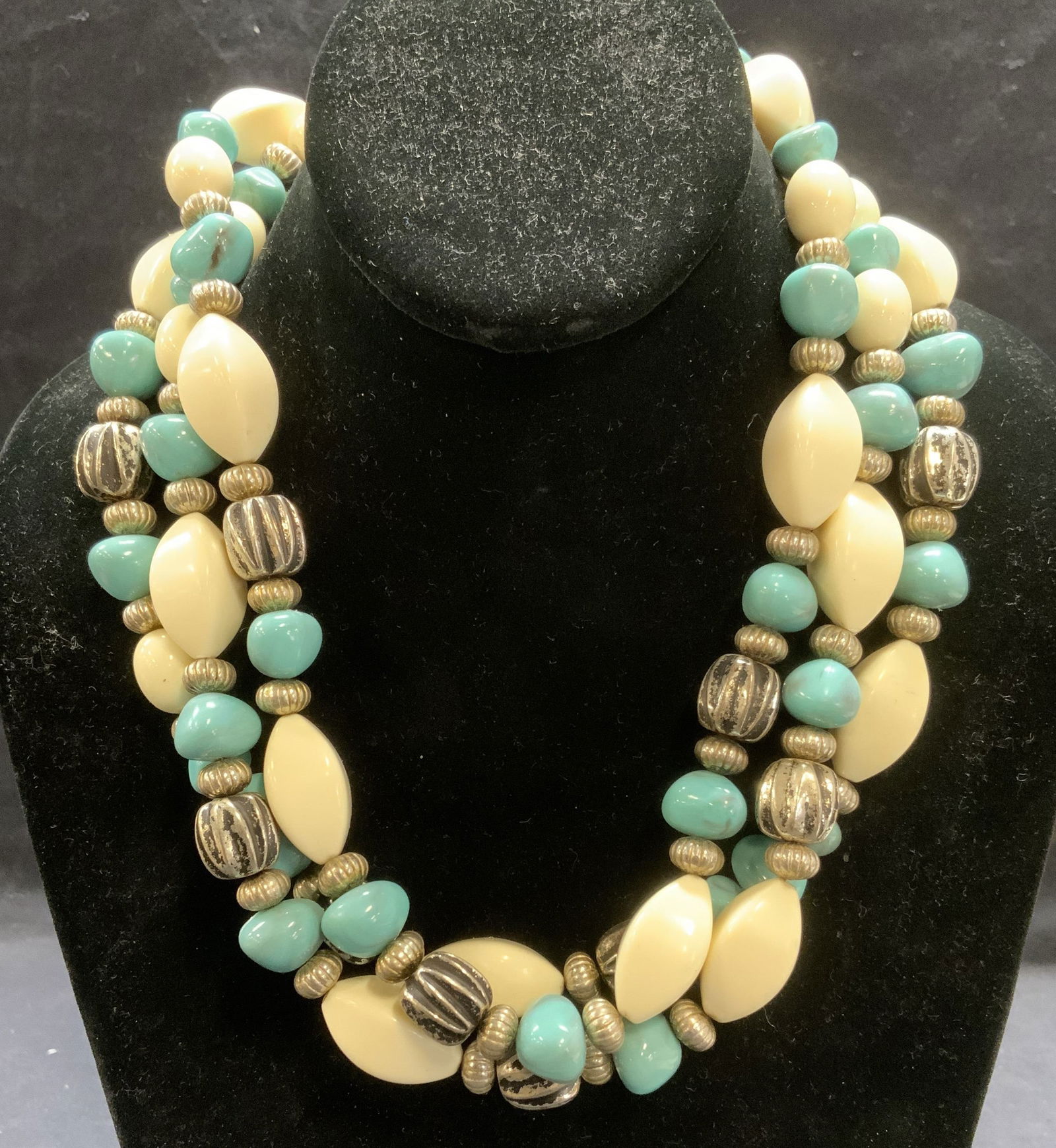 Vntg Silver Tn Turquoise Style Beaded Necklace (1 of 8)