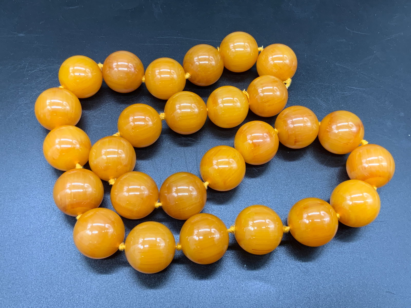 Vintage Honey Amber Bakelite Beaded Necklace (1 of 11)