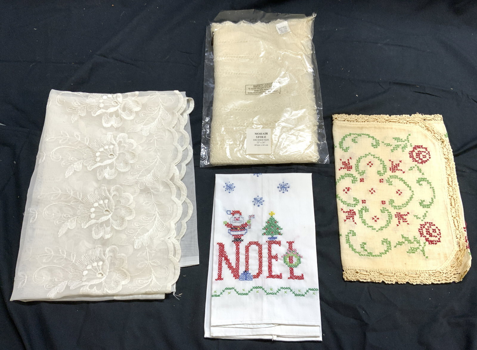 Lot 5 Vntg Assorted Table Linens & More (1 of 10)