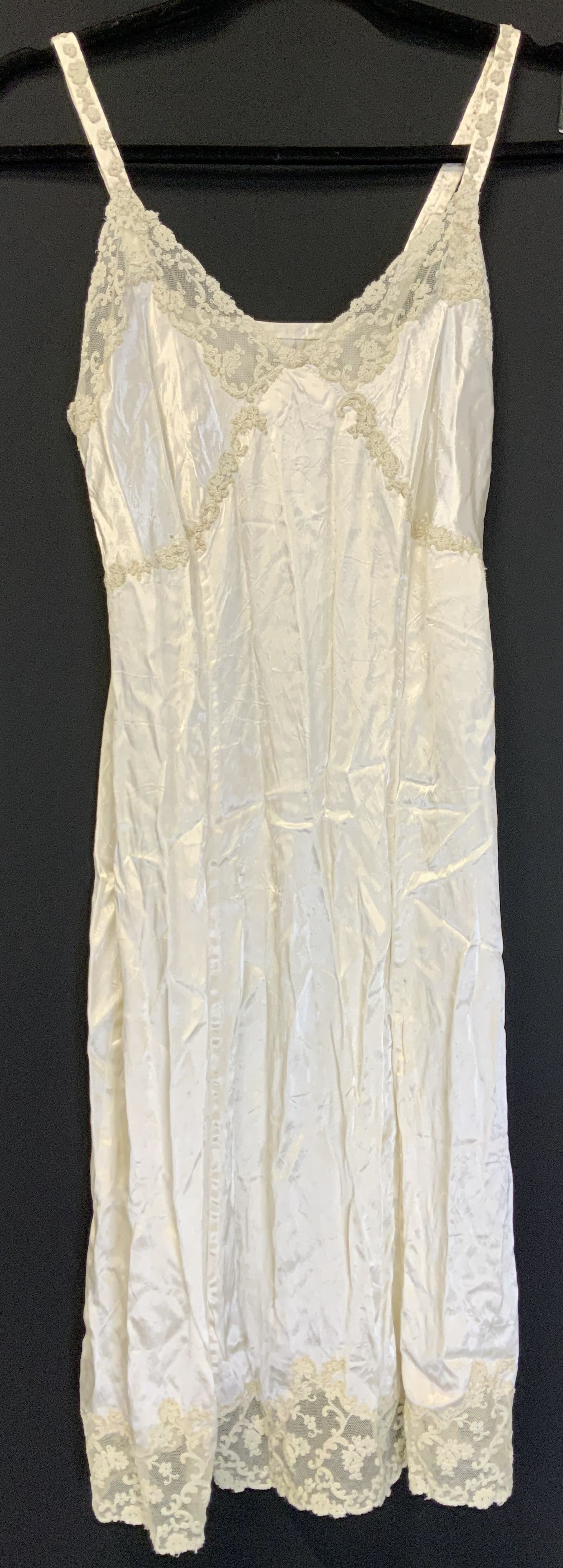 Vintage Night Slip/ Dress Slip: Cream toned satin and lace lingerie . 37.5 in. Long x 28 in. Bust, 26 in. Waist. Ladies lingerie, ladies slip, nightwear, vintage wear, estate wear, satin and lace nightie, ladies fashion, teddy slip 