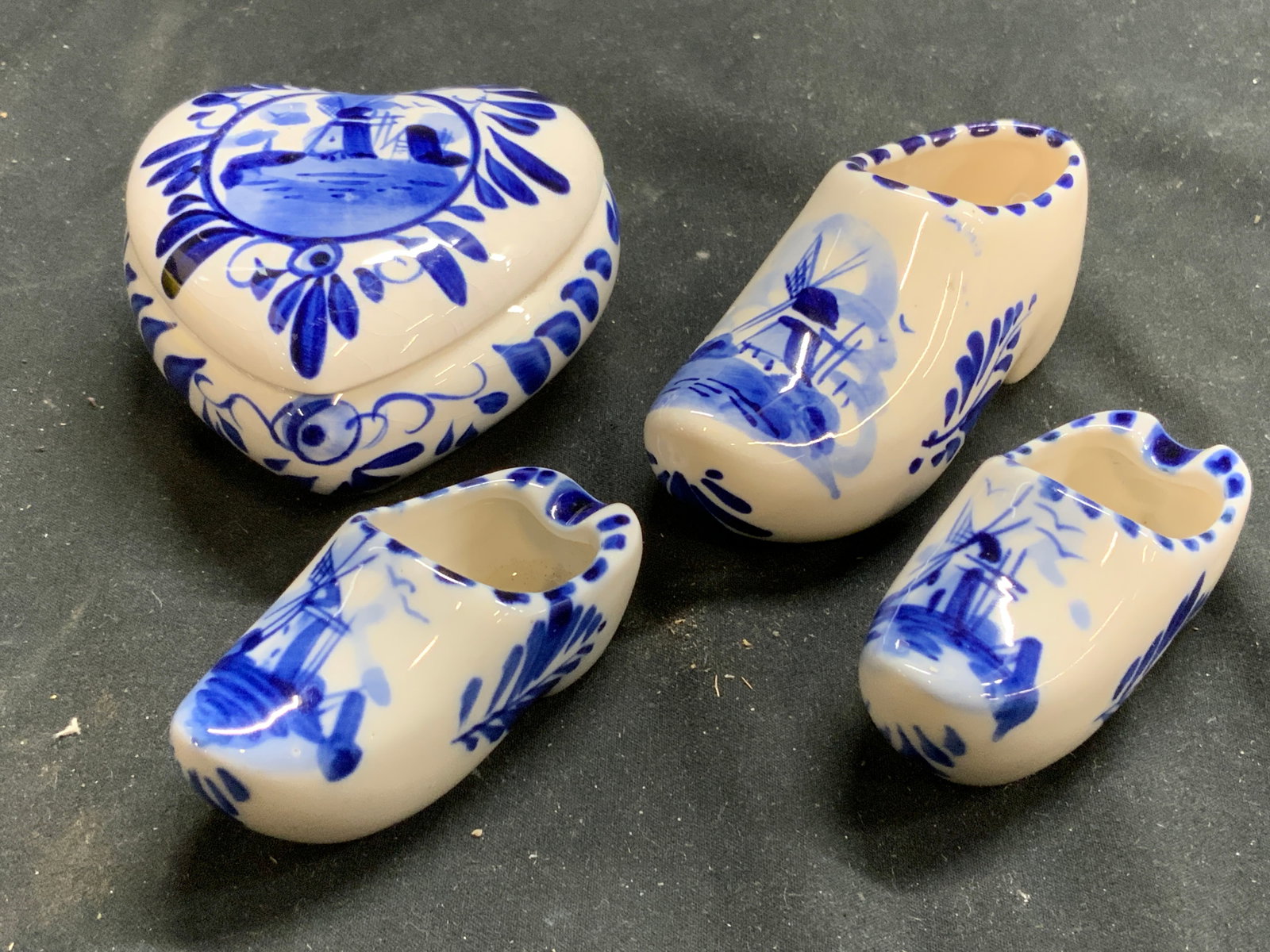 Lot 4 Dutch Porc Clogs & Heart Trinket Box W Lid (1 of 7)