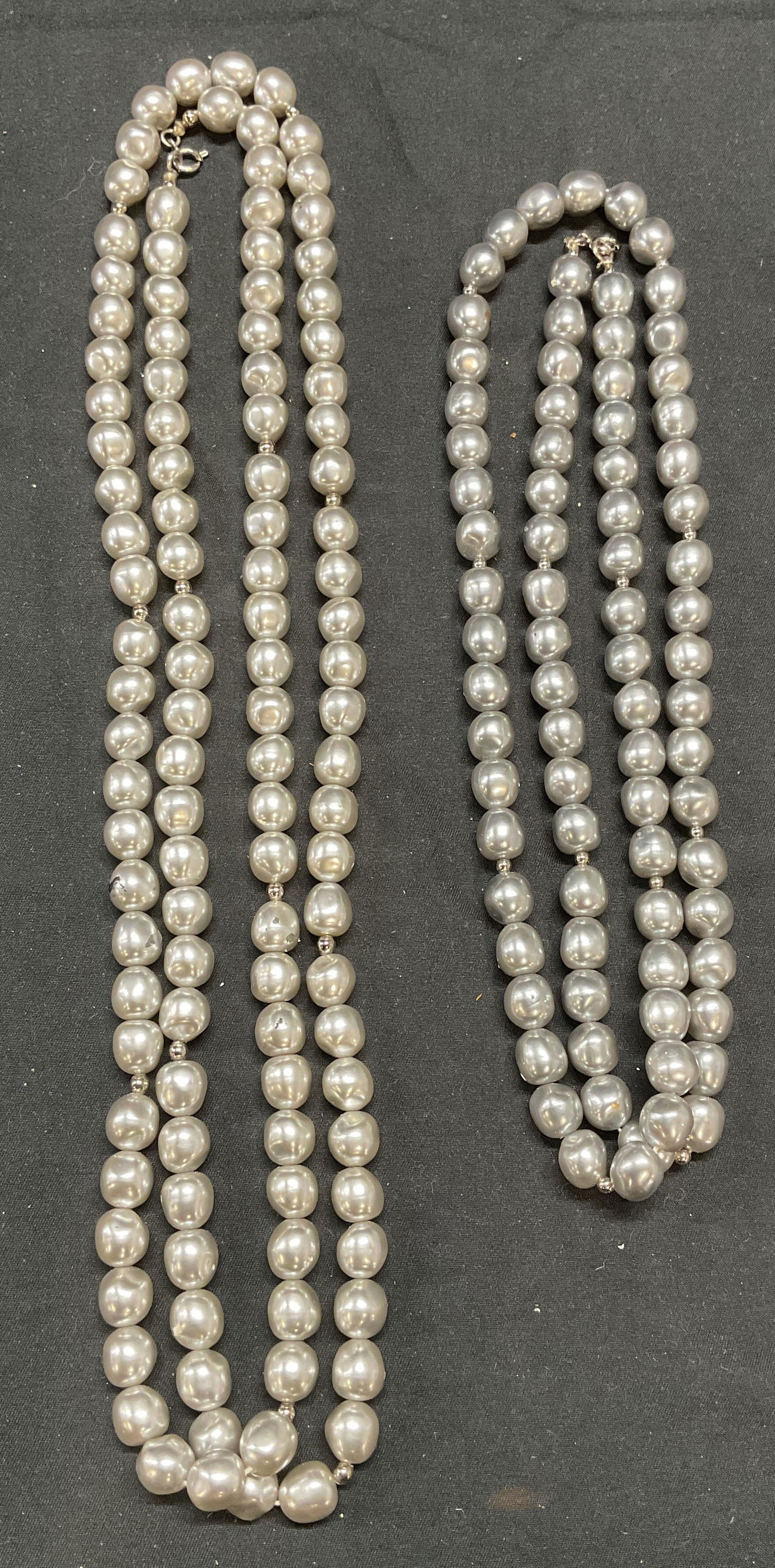 Lot 2 Silver Tone Faux Pearl Necklaces (1 of 7)