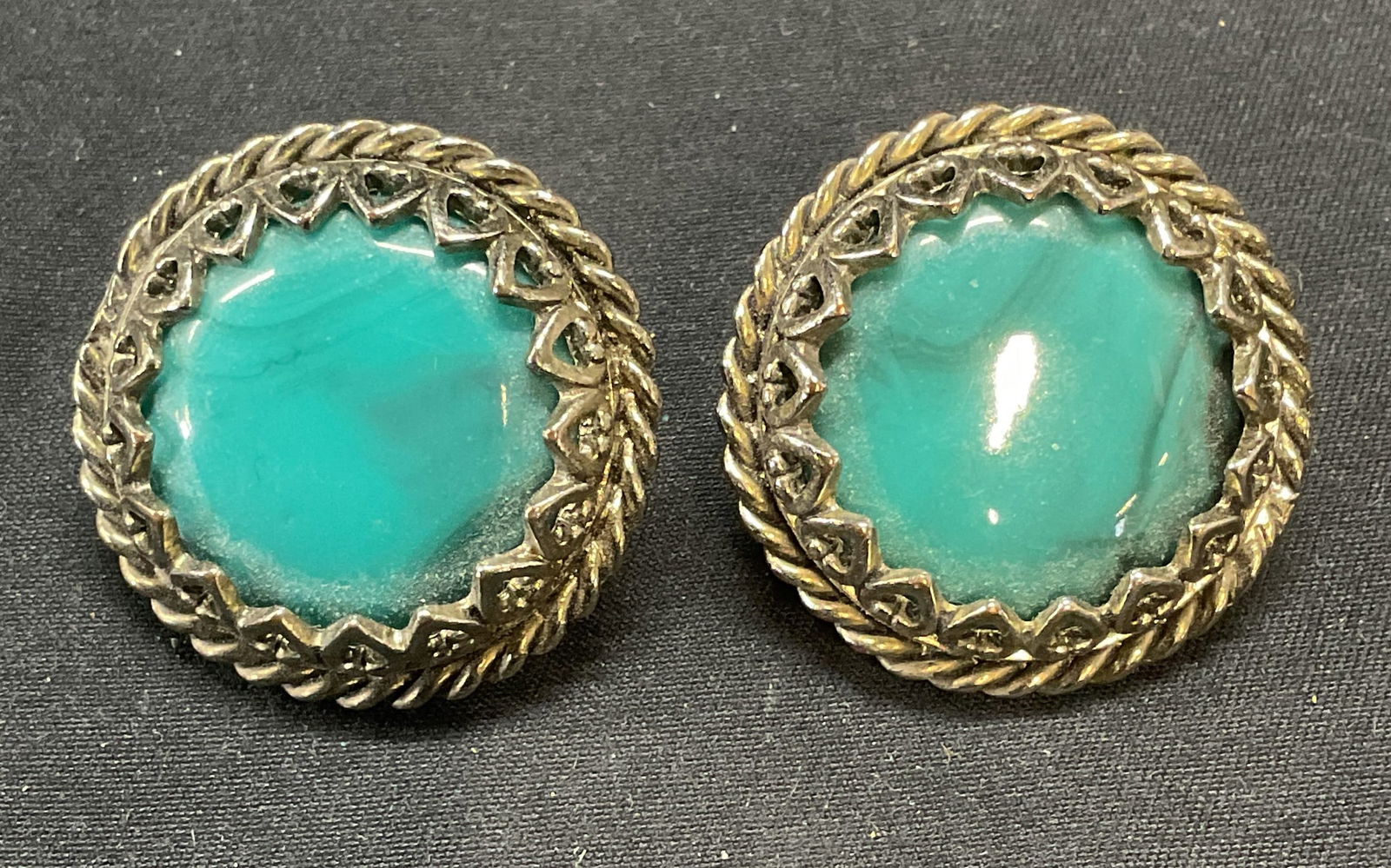 Vintage Silver Tone Blue Cabochon Earrings (1 of 6)