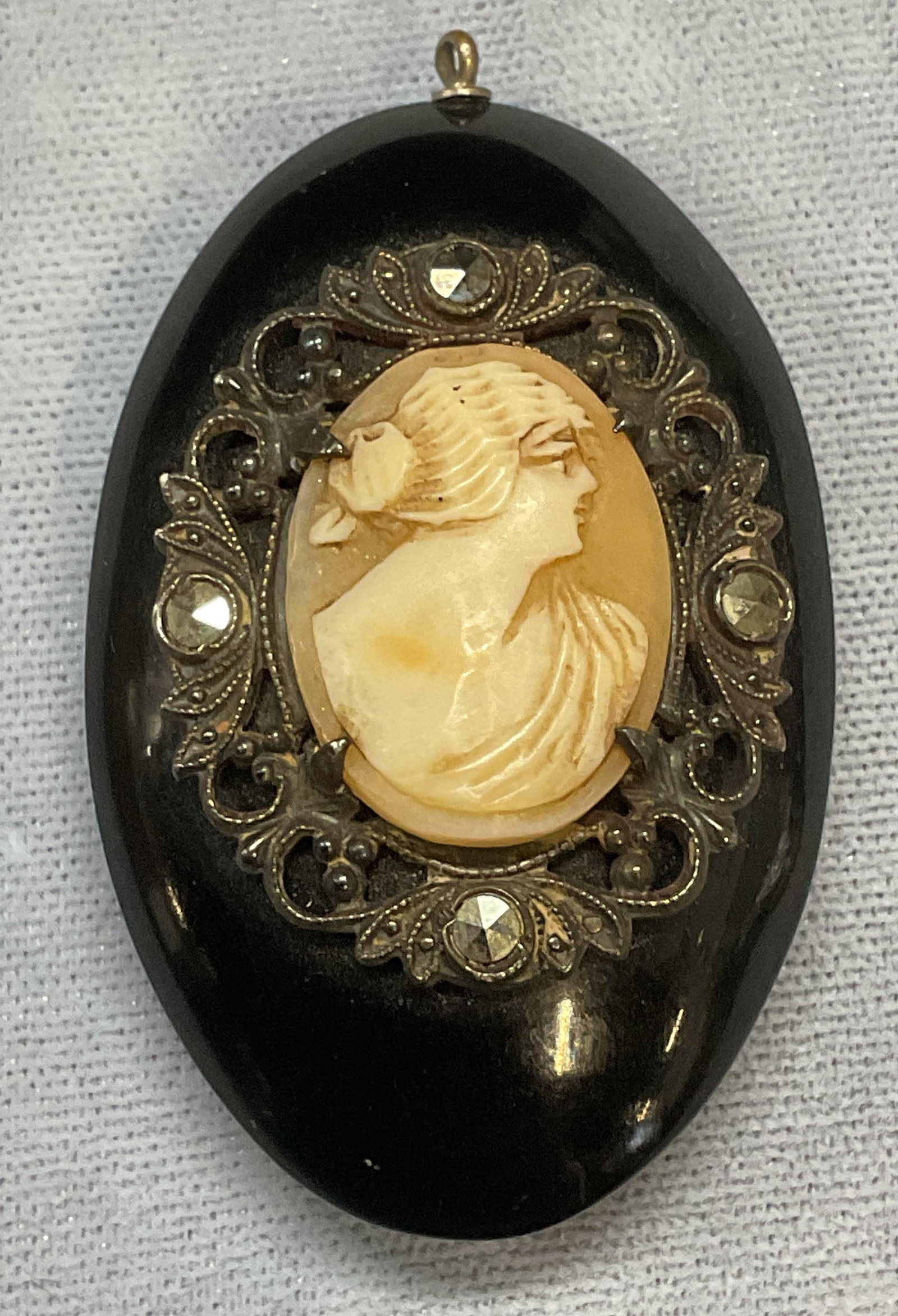Vintage Sterling Silver Carved Shell Cameo Pendant (1 of 6)