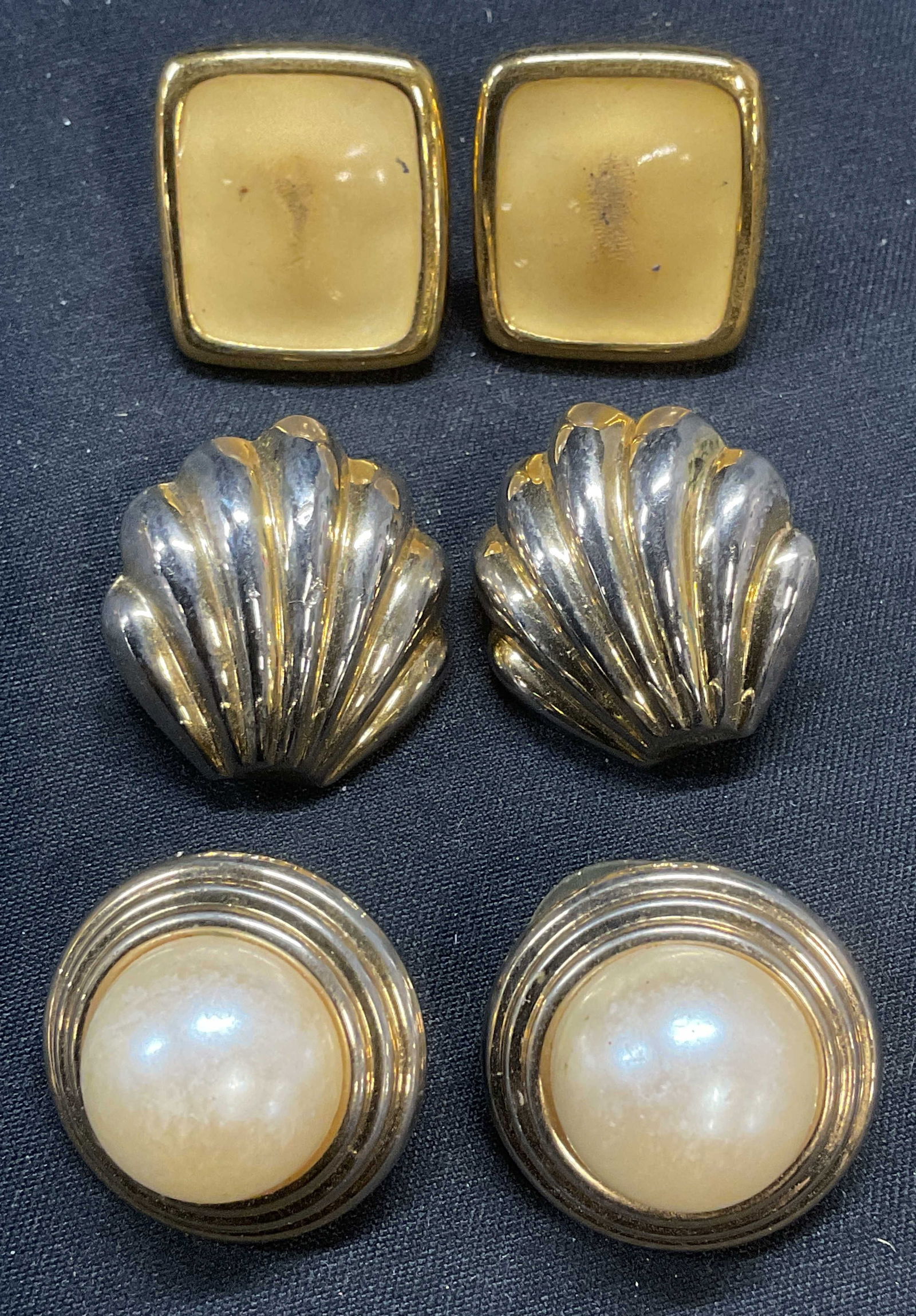 Lot 3 Vntg Shell, Faux Pearl, Enamel Earrings (1 of 7)