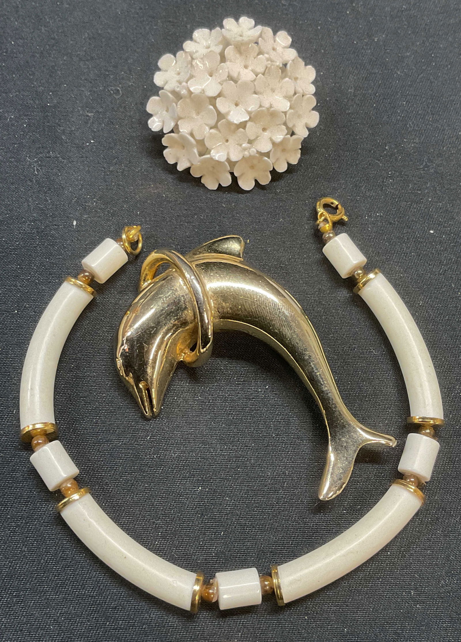 Lot 3 Flower & Dolphin Brooches, Bracelet (1 of 6)