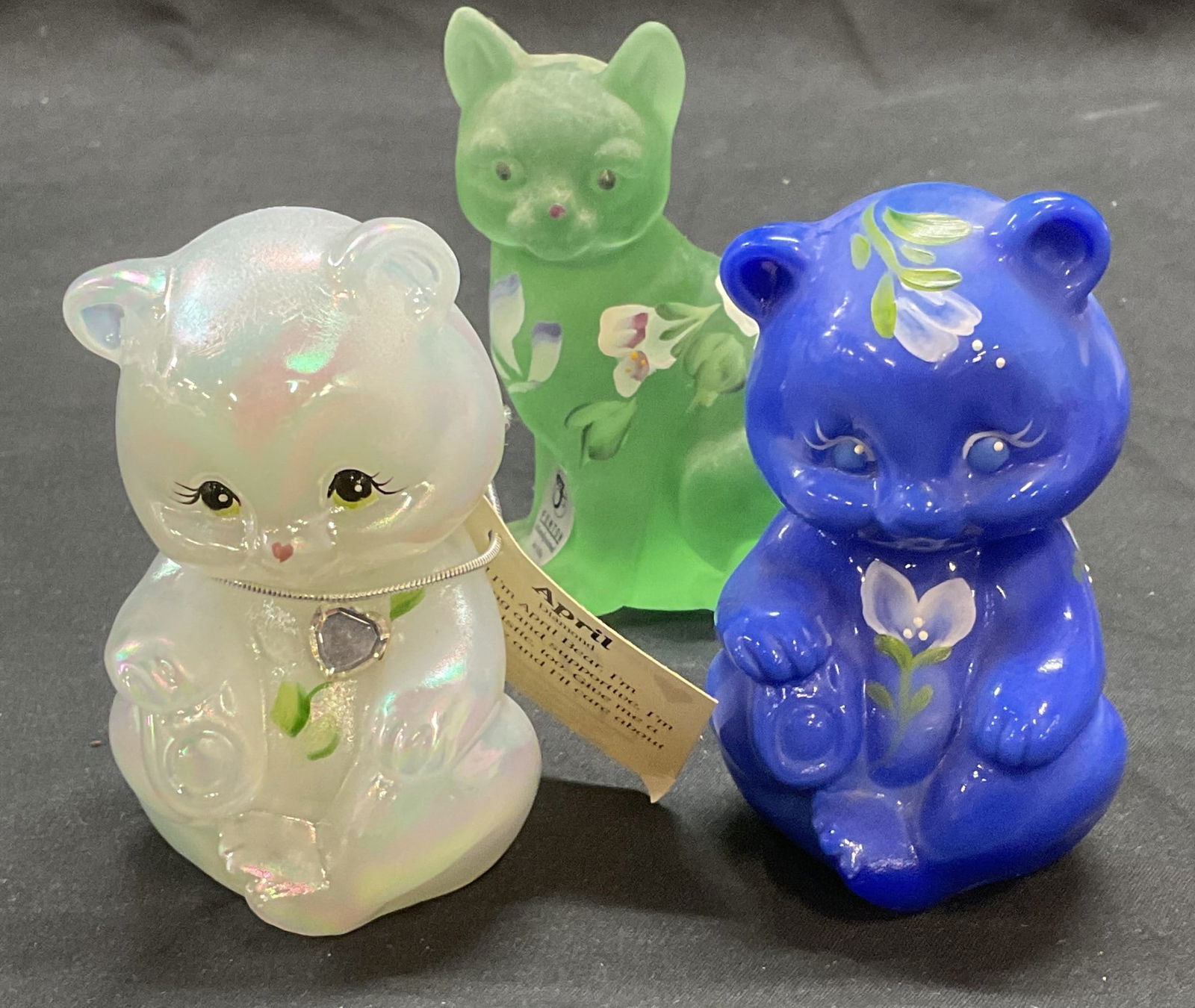 Lot 3 Fenton Art Glass Bear & Cat Figurals (1 of 10)