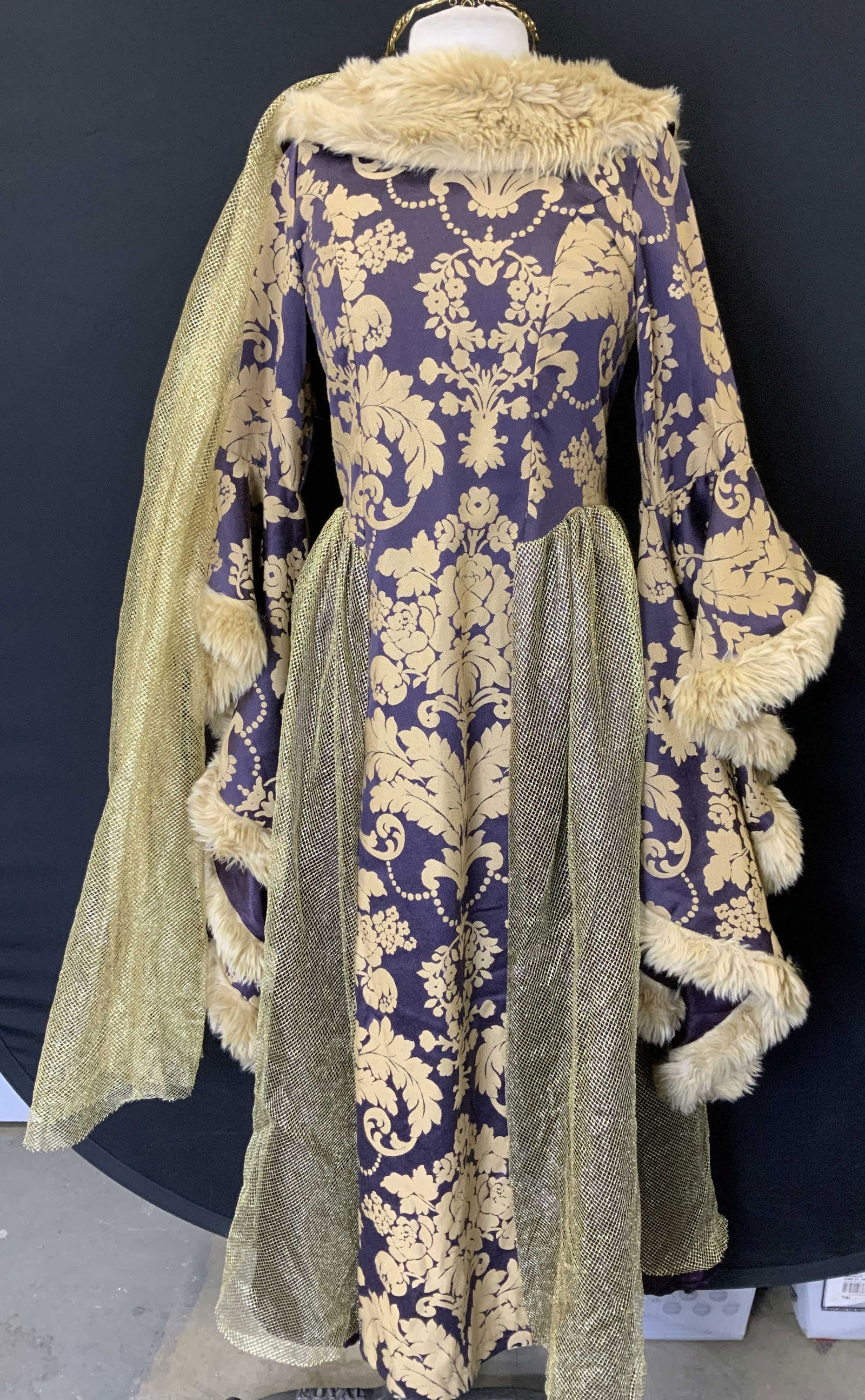 2 Wishcraft Medievil Dress & Crown Headpiece (1 of 11)