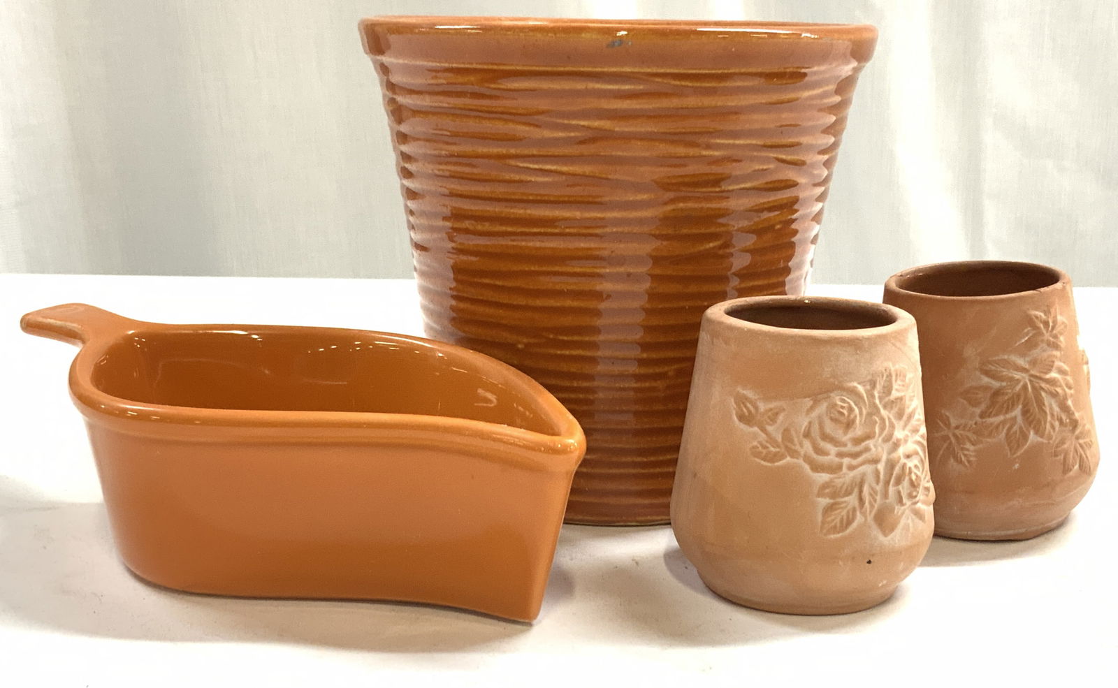 Lot 4 Assorted Ceramic Vessels Orange (1 of 7)