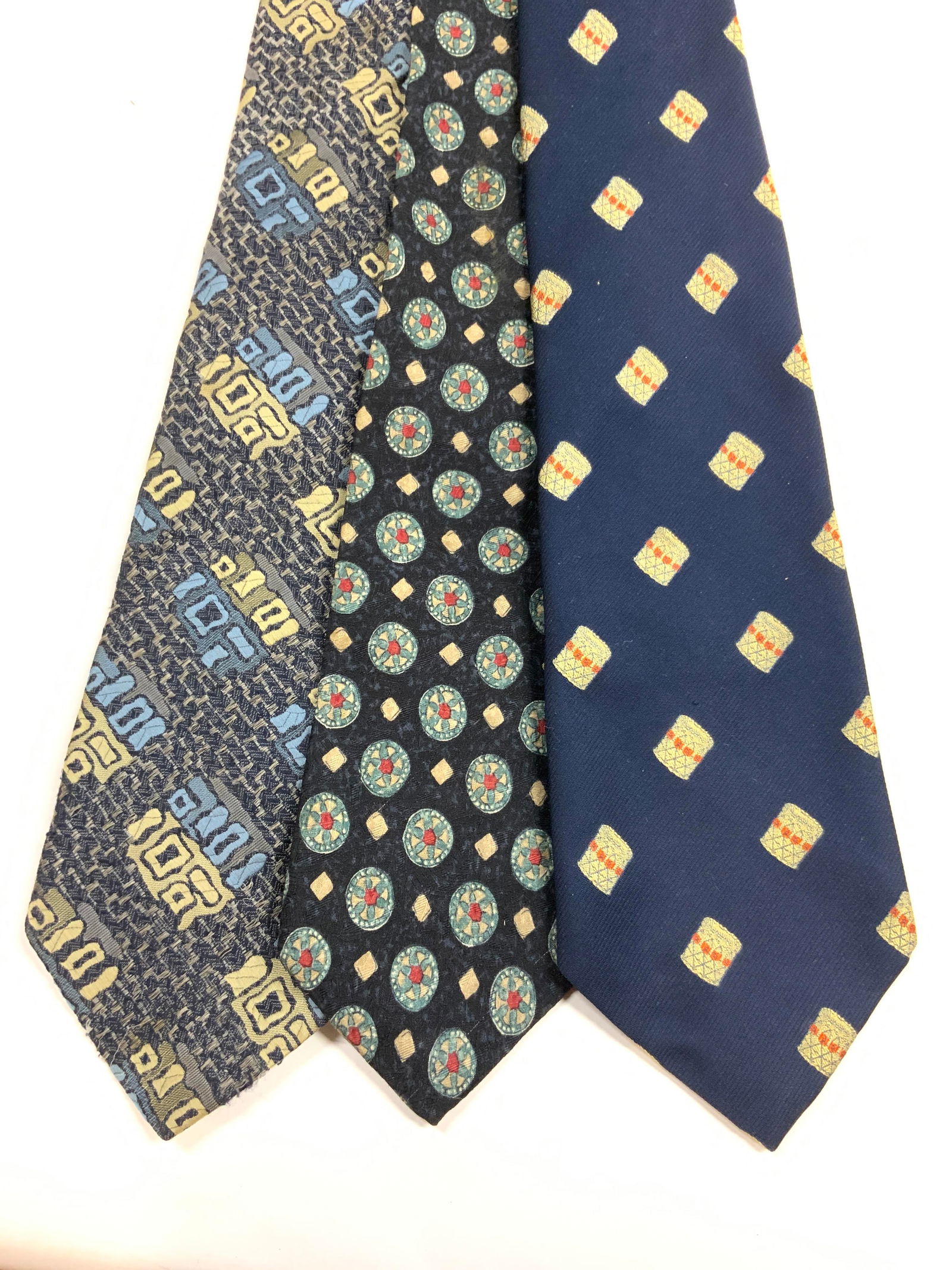 Lot3 Ties PierreCardin, GAP, TERGAL France (1 of 7)
