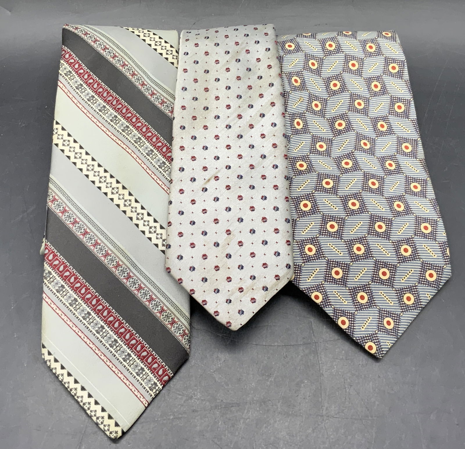 Lot 3 Ralph Lauren, LeDauphin + Patterned Ties (1 of 7)