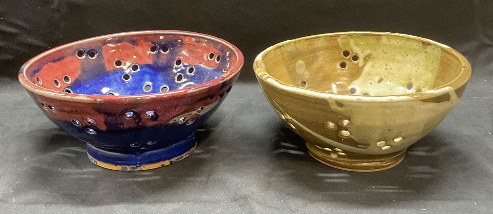 Lot 2 Signed Blue & Green Ceramic Colanders (1 of 7)