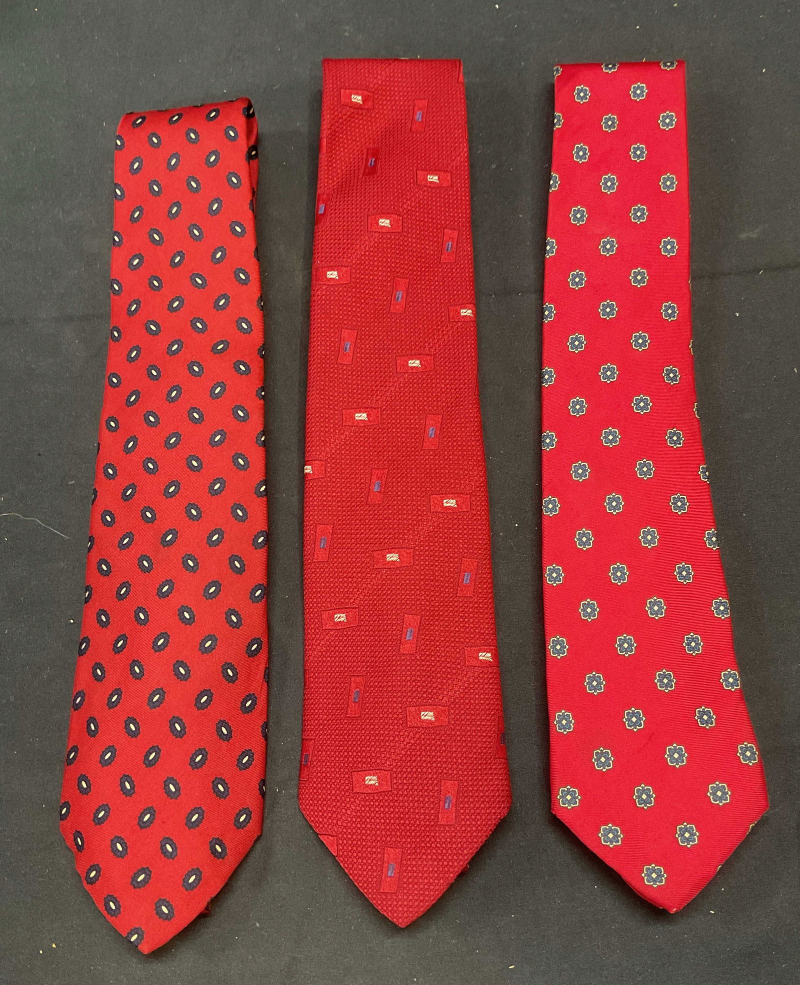 3 Ties, Brooks Brothers Silk, Eric Rhodes & More (1 of 8)