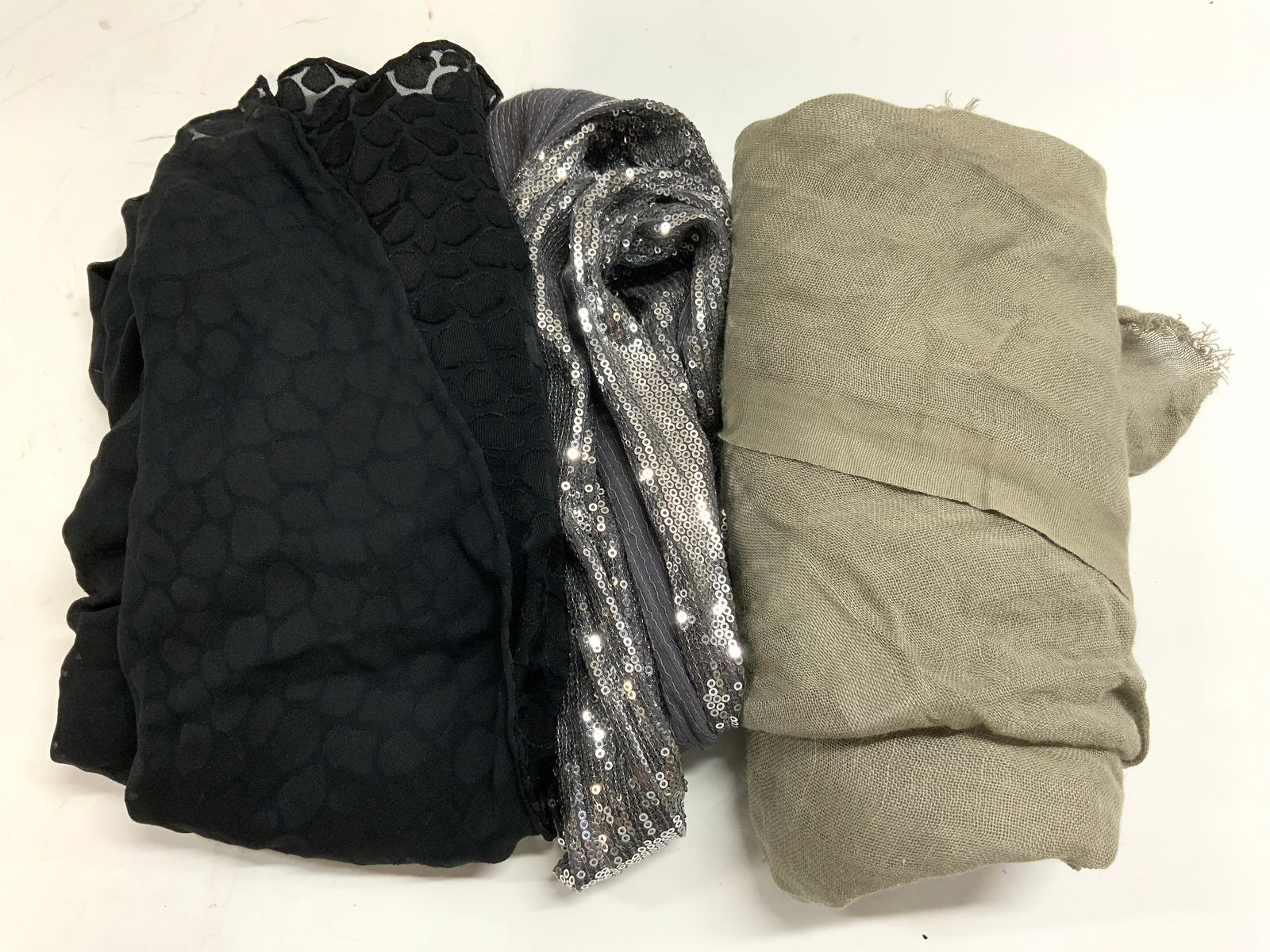 Lot 3 Assorted Scarves & More (1 of 8)