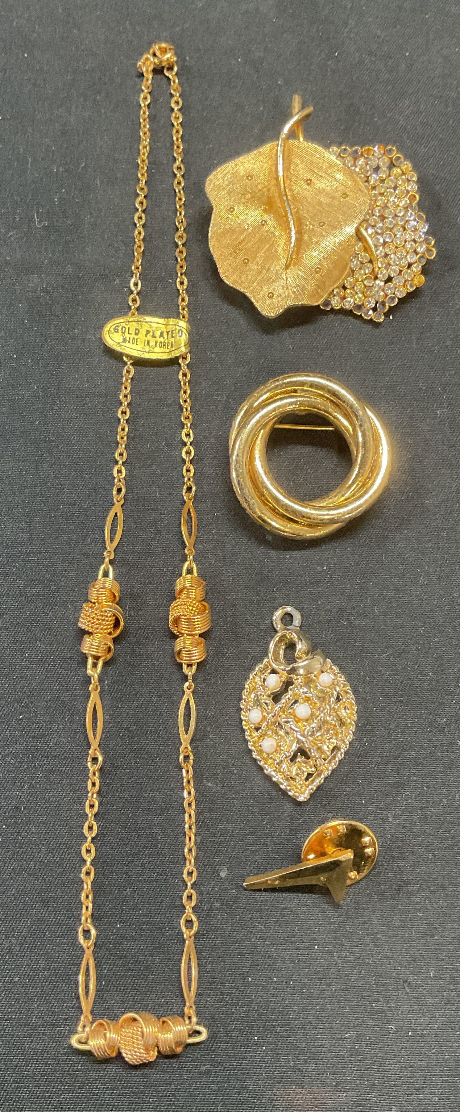 Lot 5 Gold Plated Necklace, Gold Tn Brooches + (1 of 8)