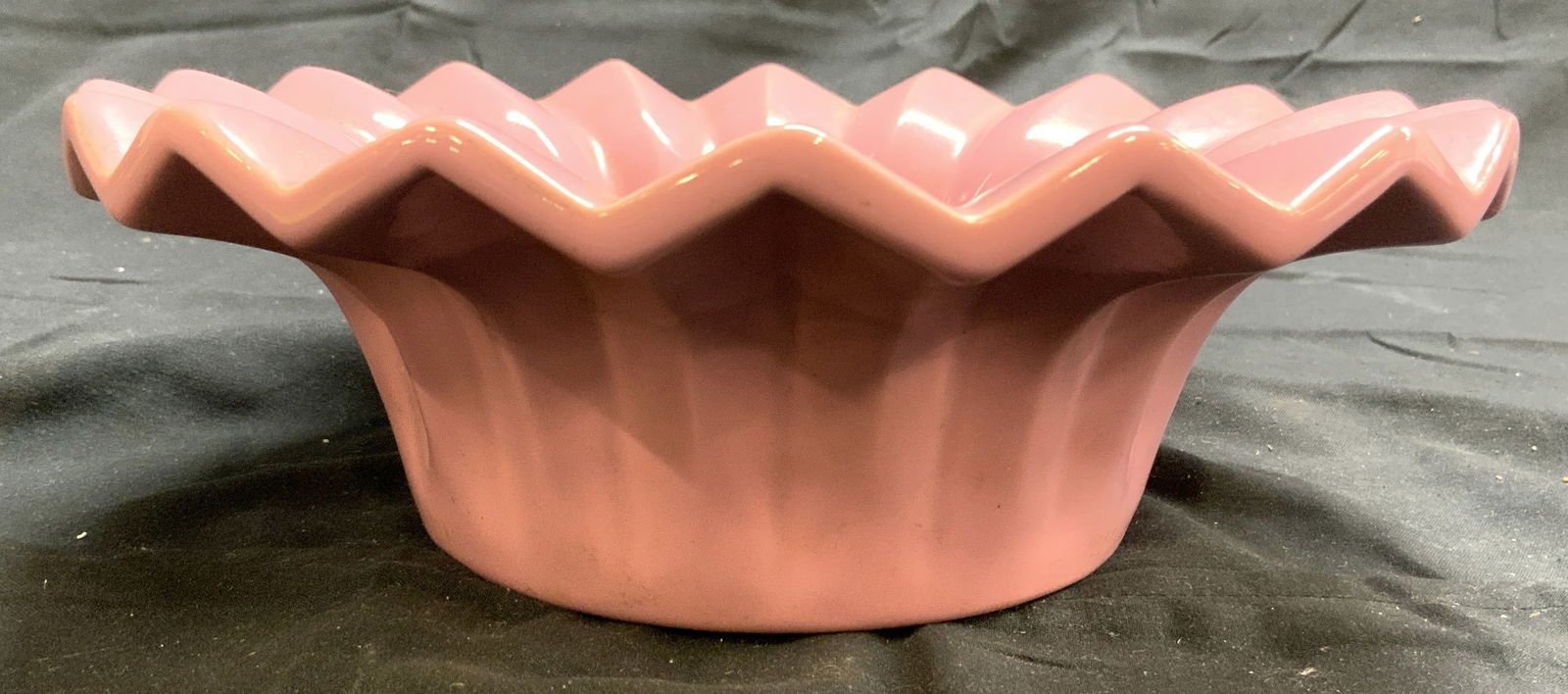 HAEGER Ceramic Scalloped Bowl Pink USA (1 of 8)
