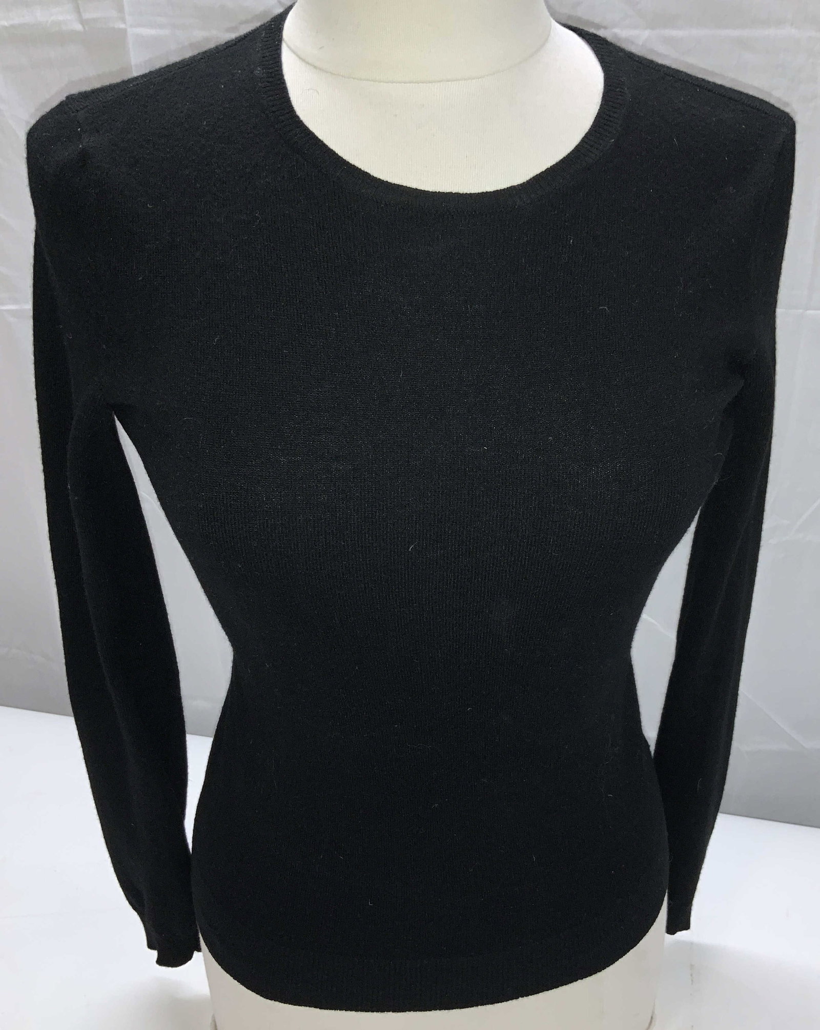 Ralph Lauren Black Label Cashmere Sweater: Black cashmere sweater by Ralph Lauren. Size small. His black label line. Wearables, black sweater, Designer Ralph Lauren Black Label, Cashmere sweater, luxury designer vintage wear, estate sale cloth