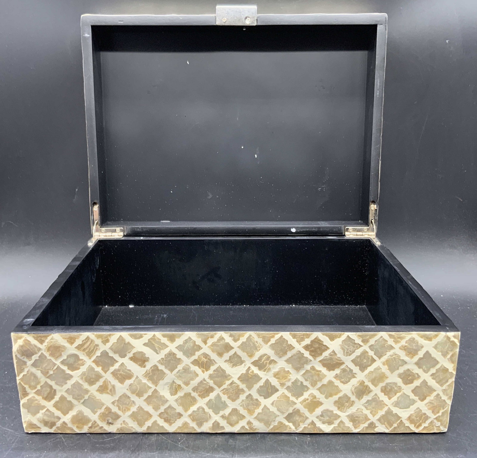 Shell Tile Mosaic Hinged Keepsake Box (1 of 12)