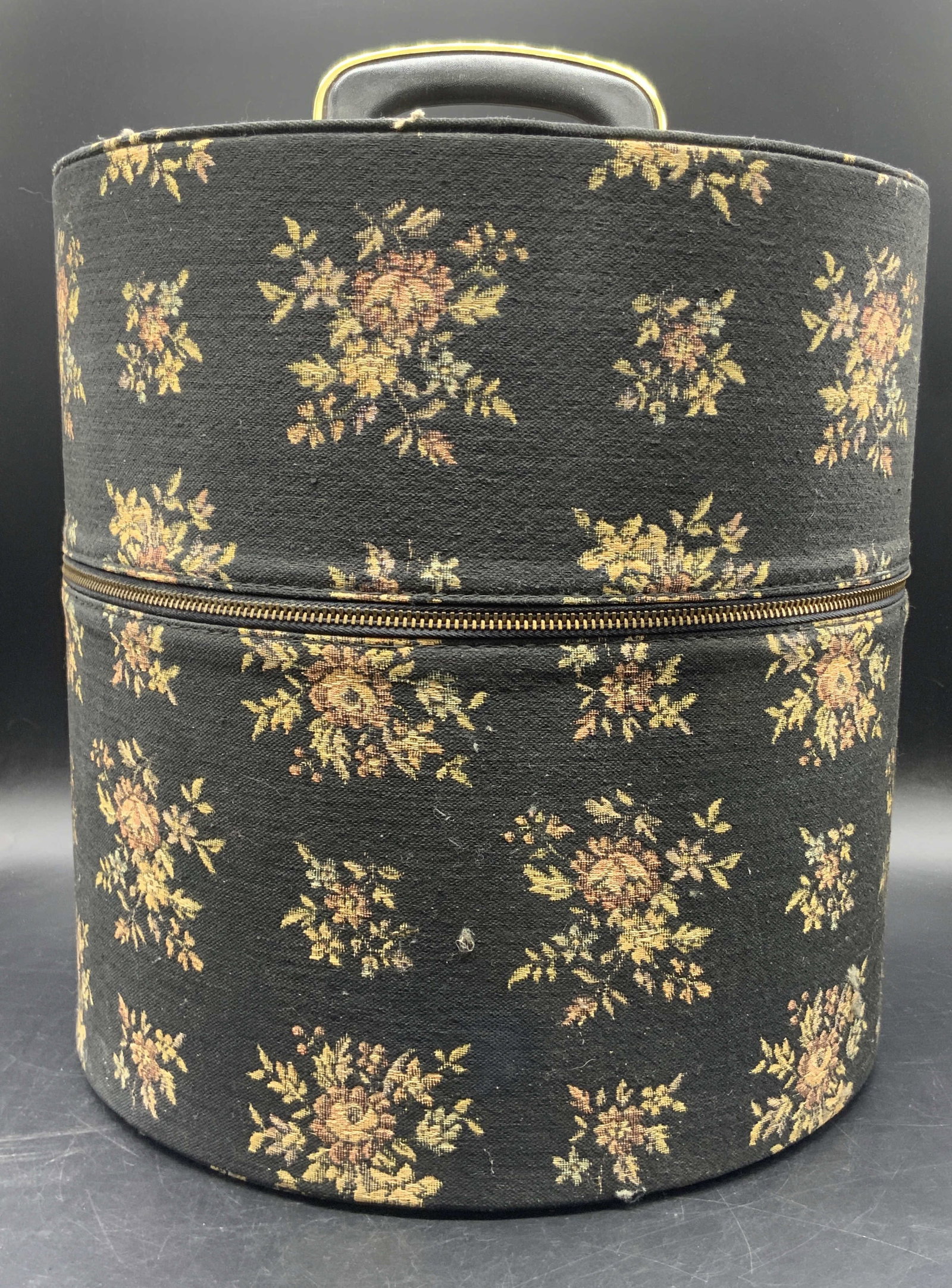 MUNRO Vintage Floral Carry All, Switzerland (1 of 12)