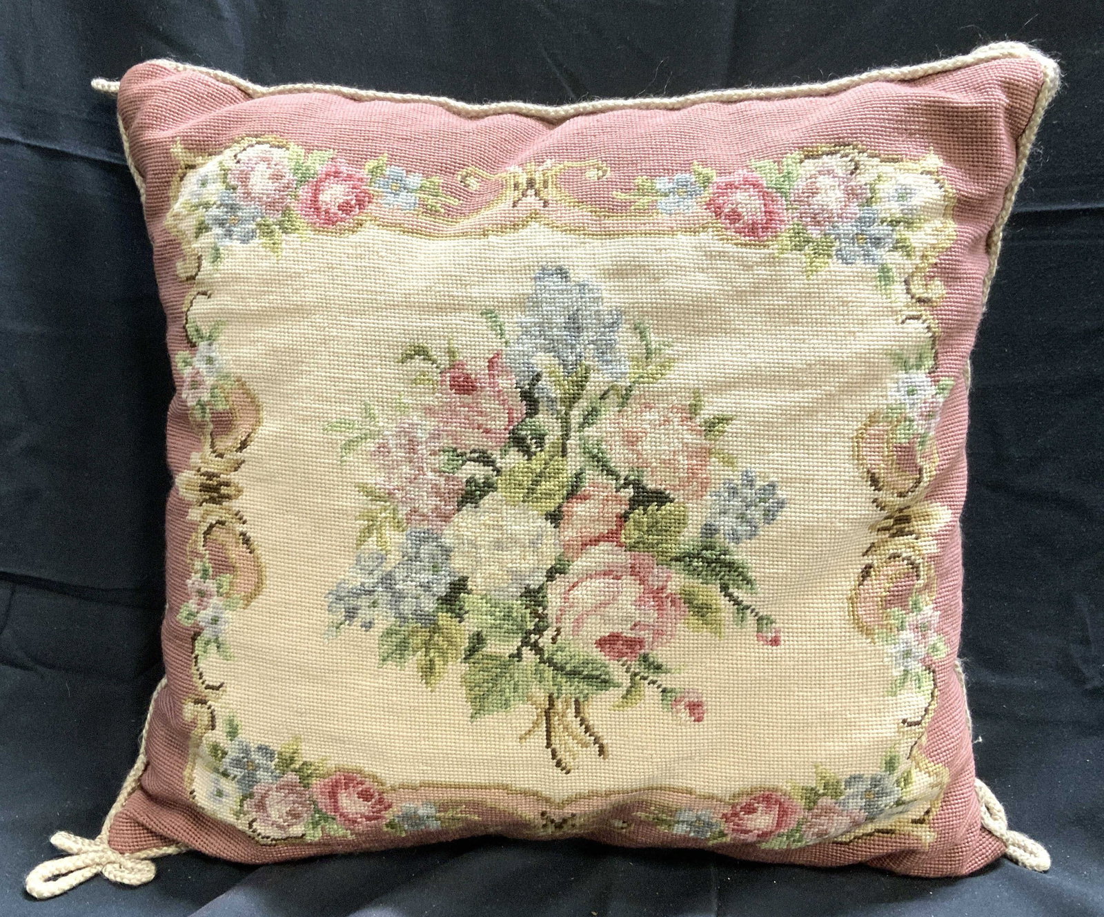 Vntg Floral Detailed Needlepoint Pillow W Welting (1 of 6)
