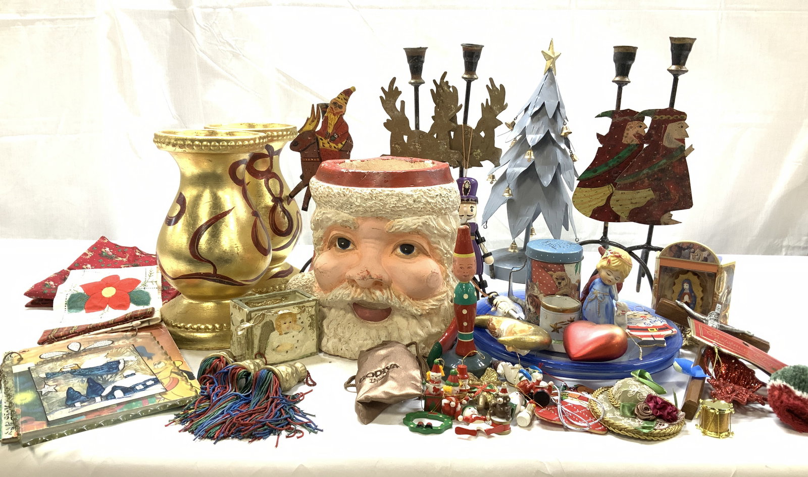 Vintage Christmas Decor & Ornament Lot (1 of 14)