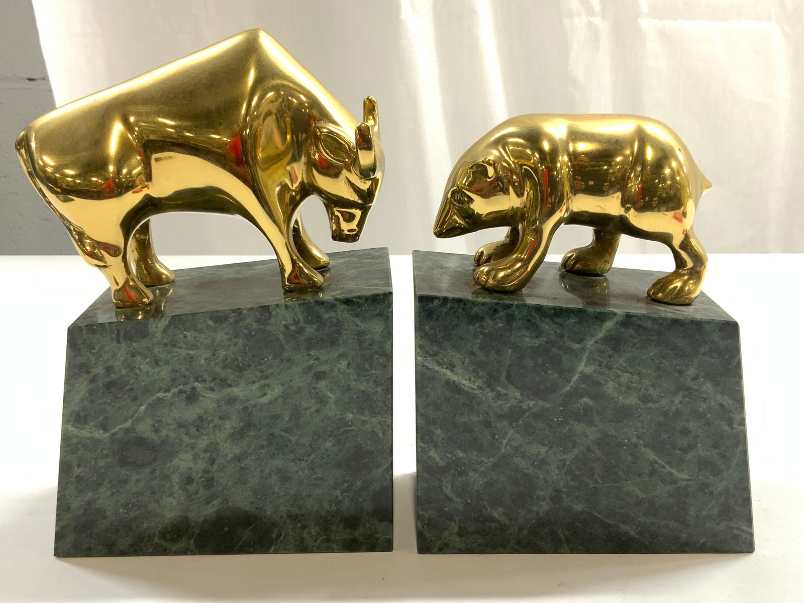 GREAT CITY TRADERS Brass Bull & Bear On Marble (1 of 9)