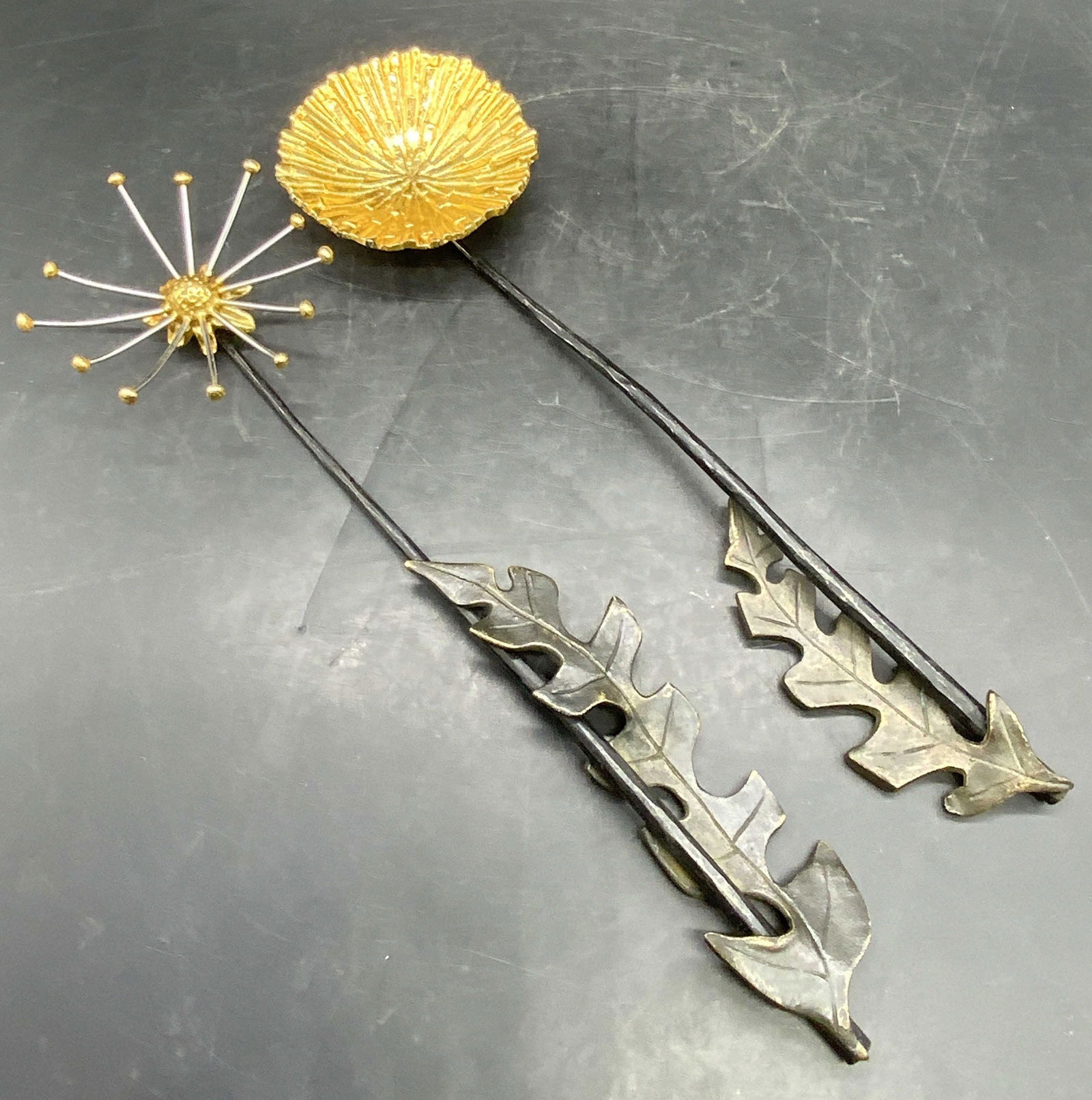 MICHAEL ARAM 2007 Metal Dandelion Serving Set (1 of 9)