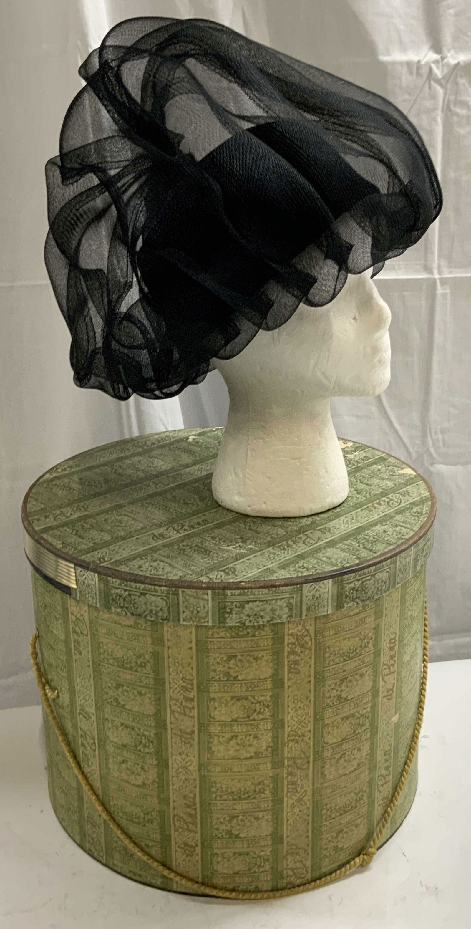 DE PINNA Vintage Net Horse Hair Hat W/ Hat Box (1 of 13)