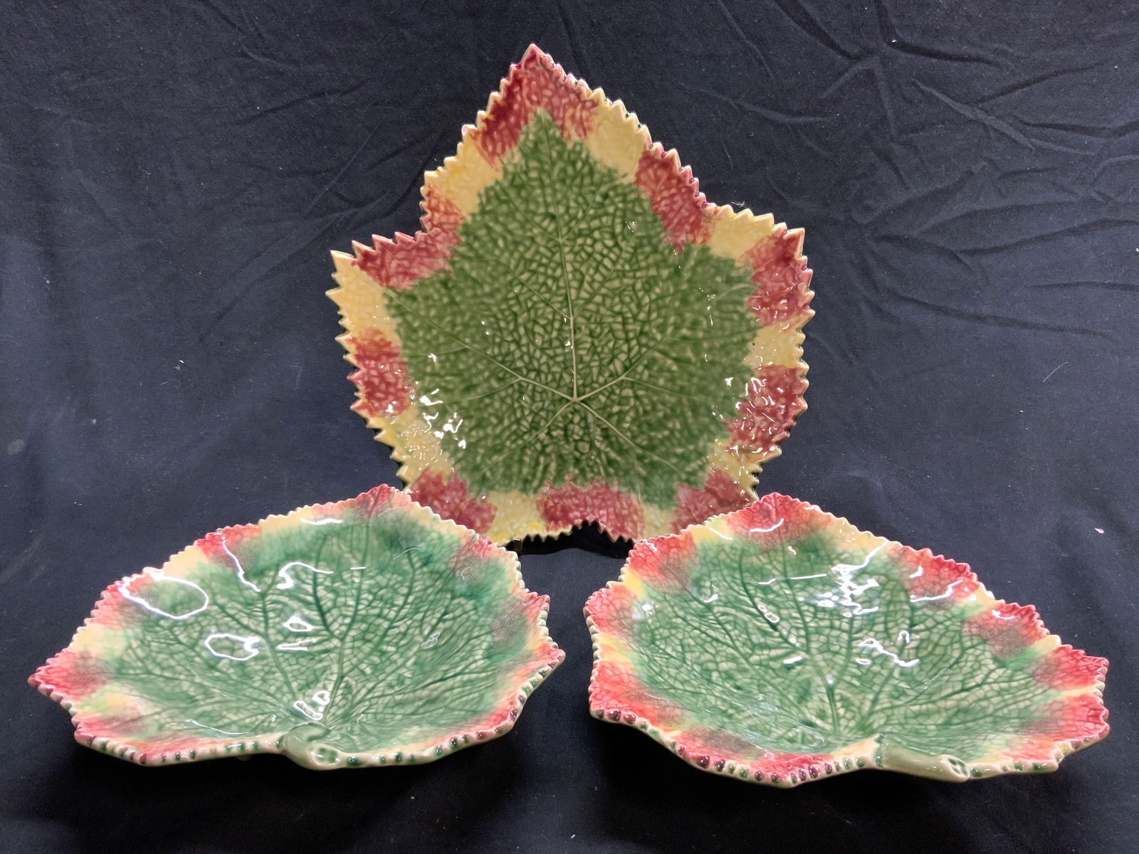 BORDALLO PINHEIRO 3 Ceramic Leaf Dishes PORTUGAL (1 of 6)