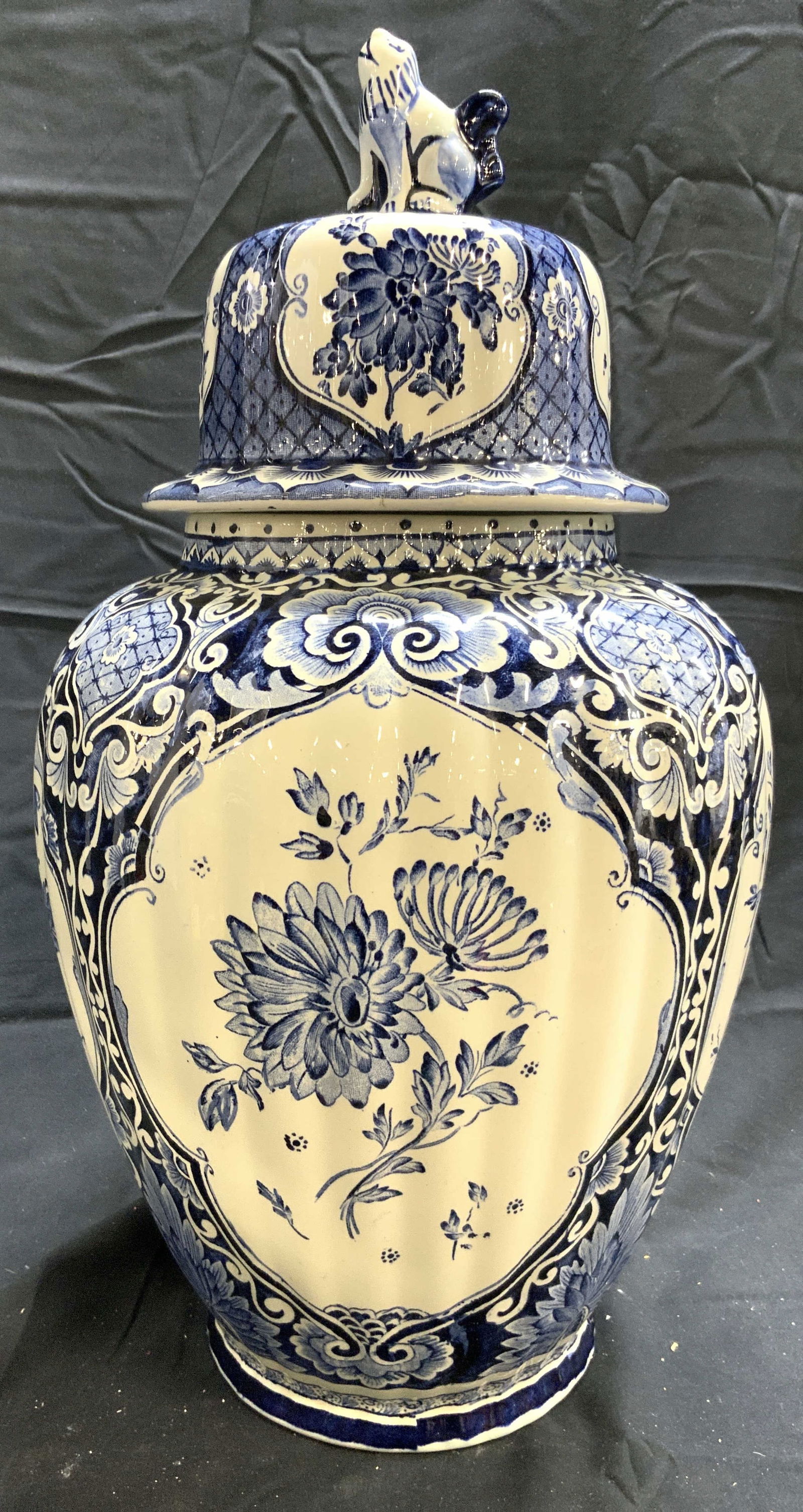 DELFTS ROYAL SPHINX BY BOCH Porc Urn W Lid (1 of 10)