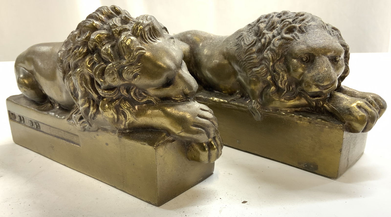 ANTONIO CANOVA Vntg Brass Sleeping Lion Bookends (1 of 9)