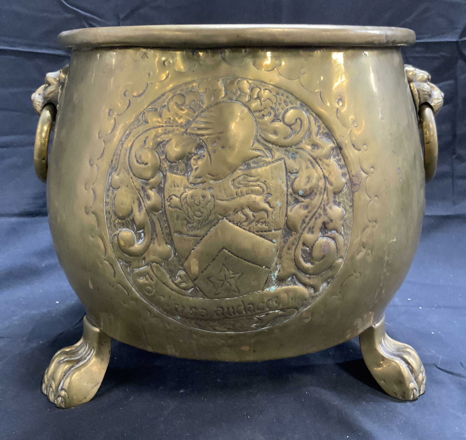 Antq Lion Head Claw Foot Brass Planter (1 of 10)